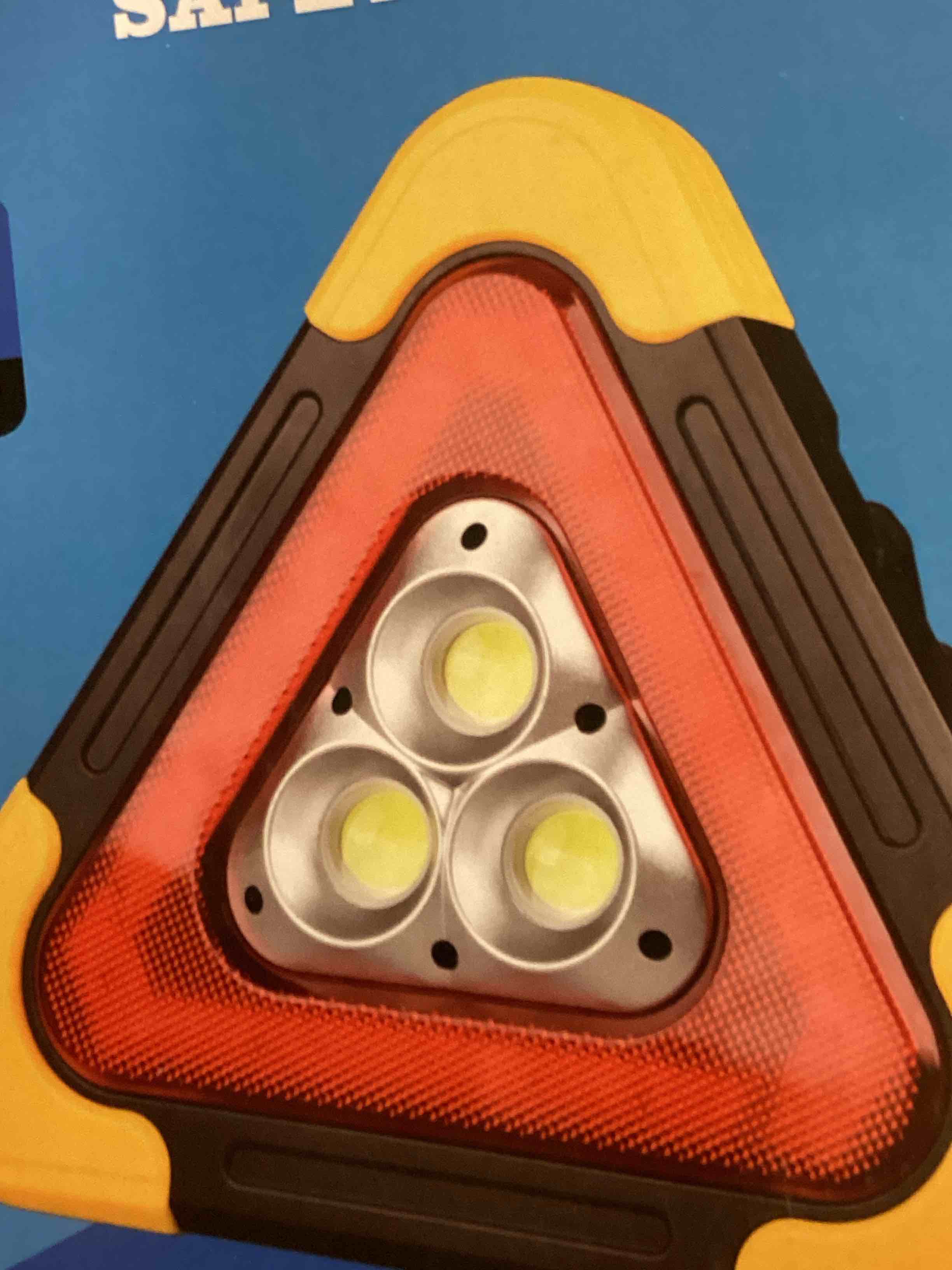triangle emergency safety light ( missing cable charger )