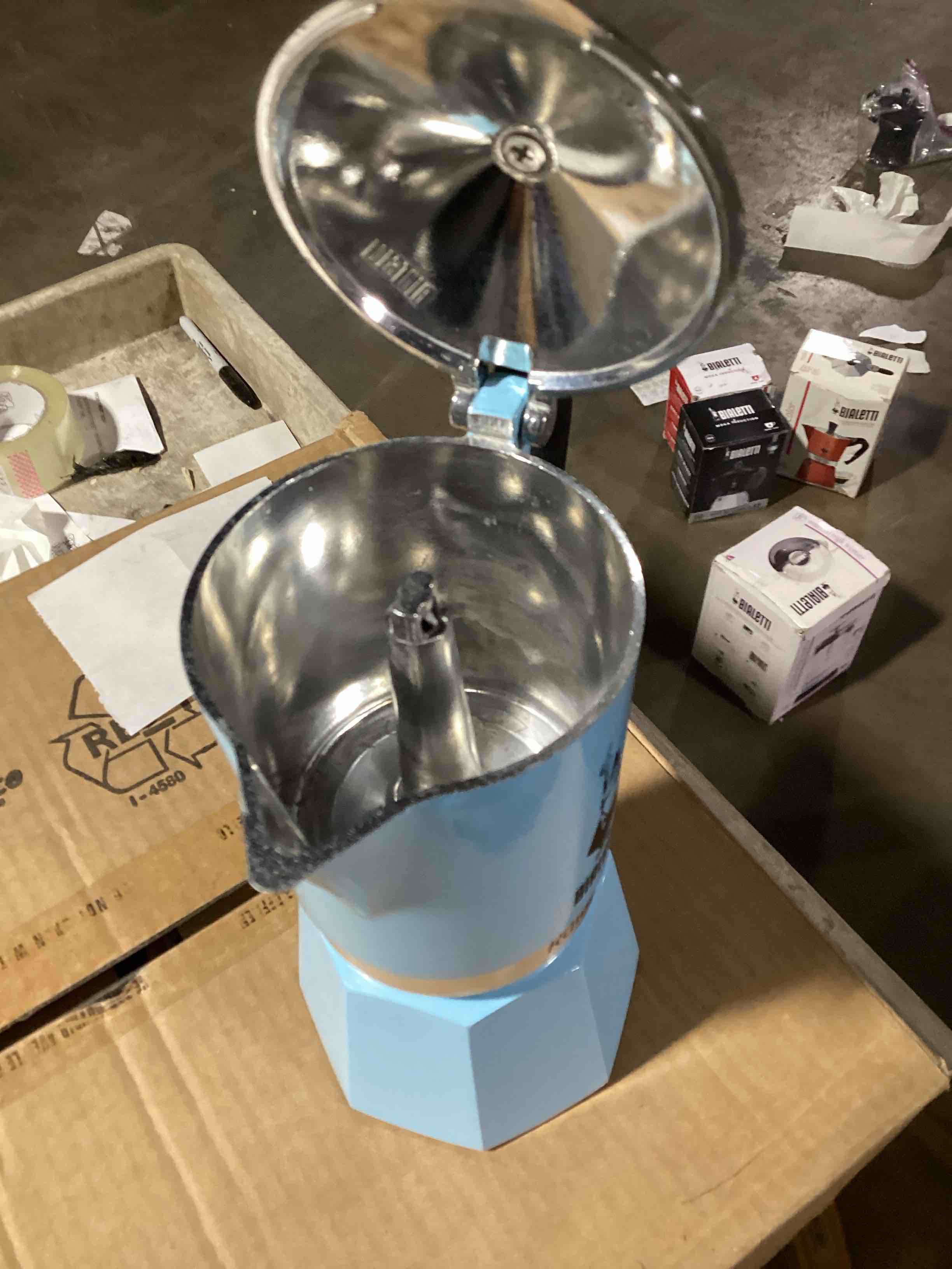 Condition photo showing Good Condition for Bialetti 6 cup blue