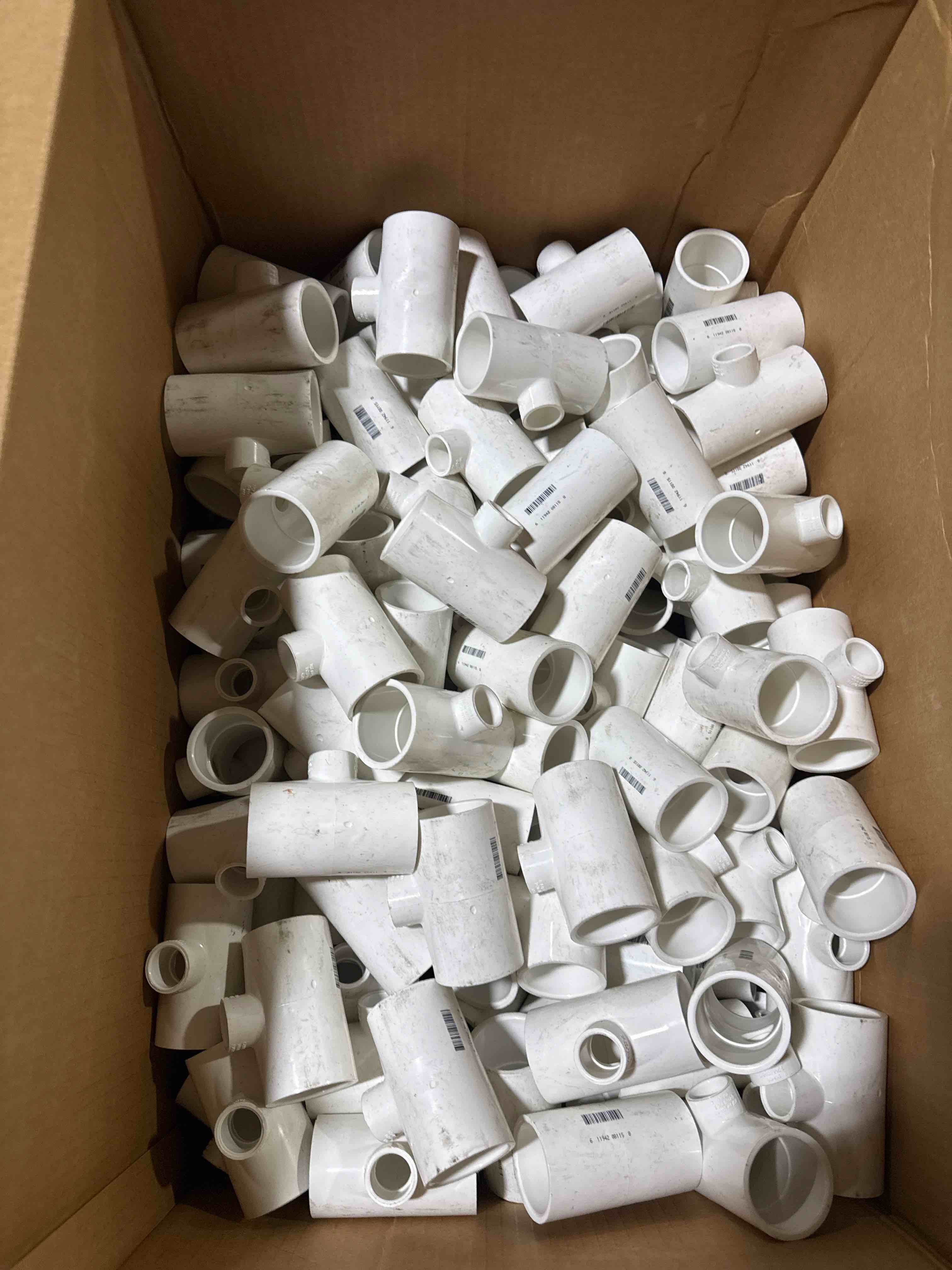 Condition photo showing New/Like New for lot of 129 tee 90pvc 1.25&1.25&1/2s