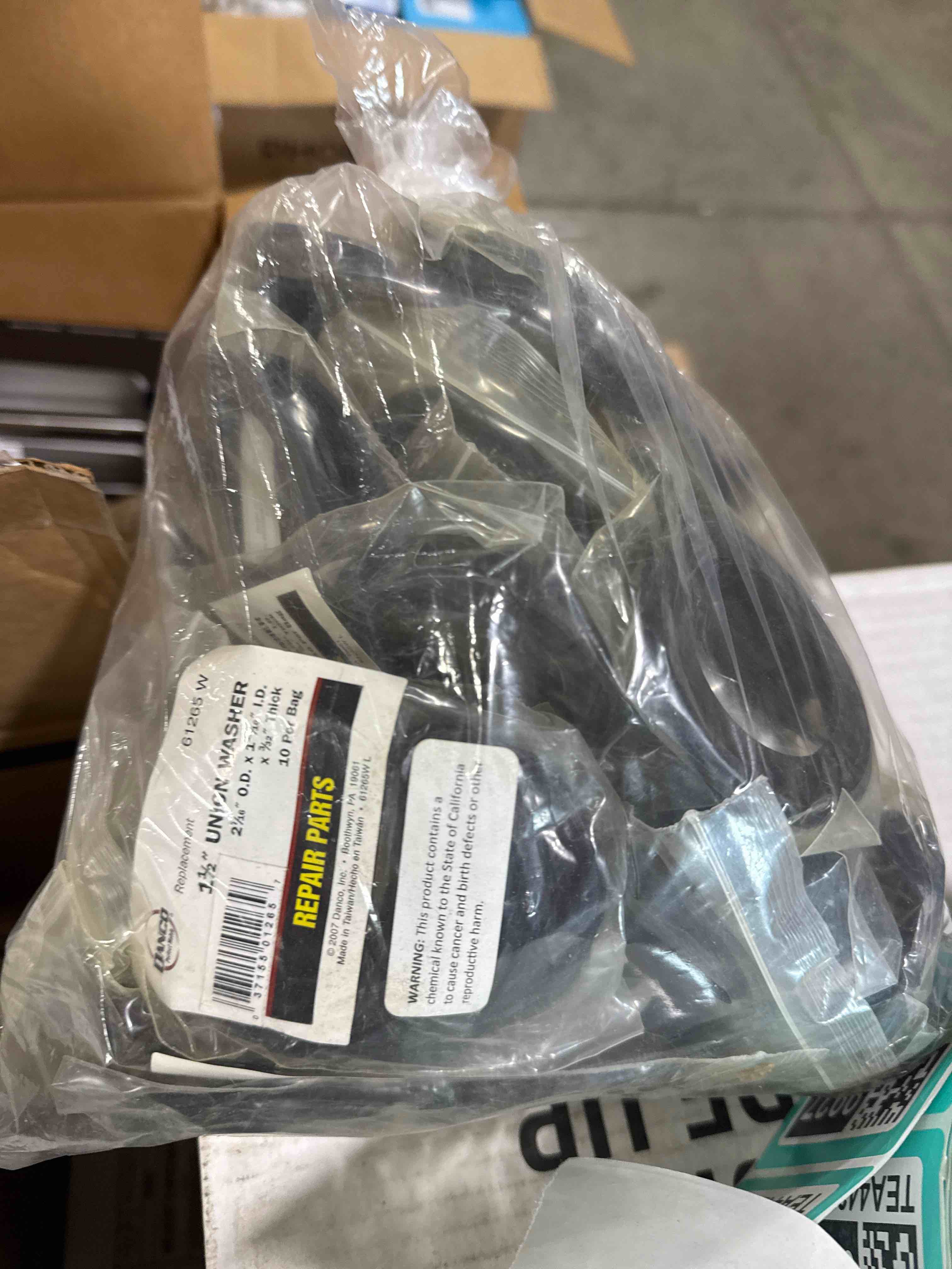 lot of 25 danco 61265w 1-1/2" union washers, repair parts
