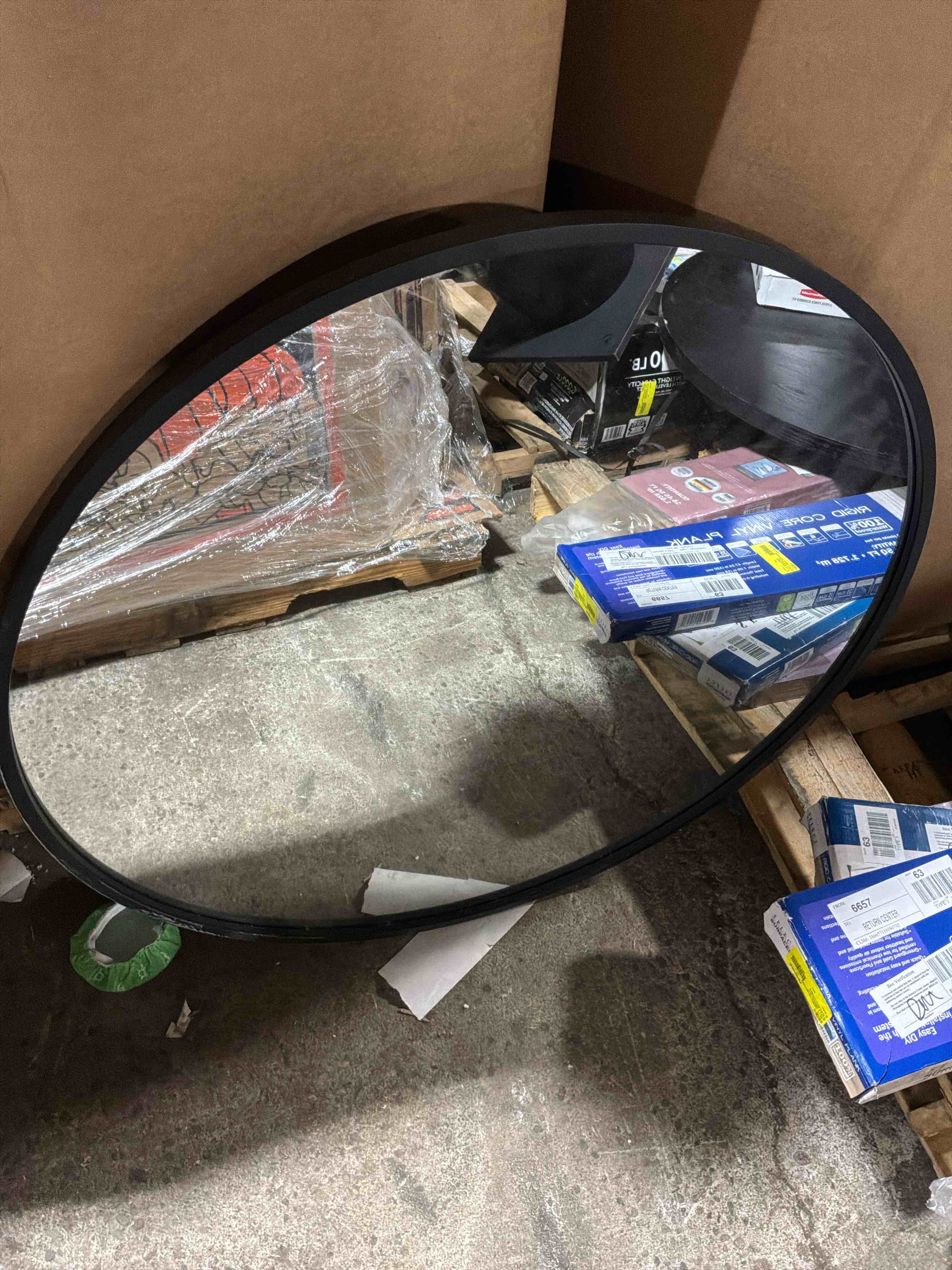 Condition photo showing Good Condition for jill zarin 36" elegant round metal wall mirror