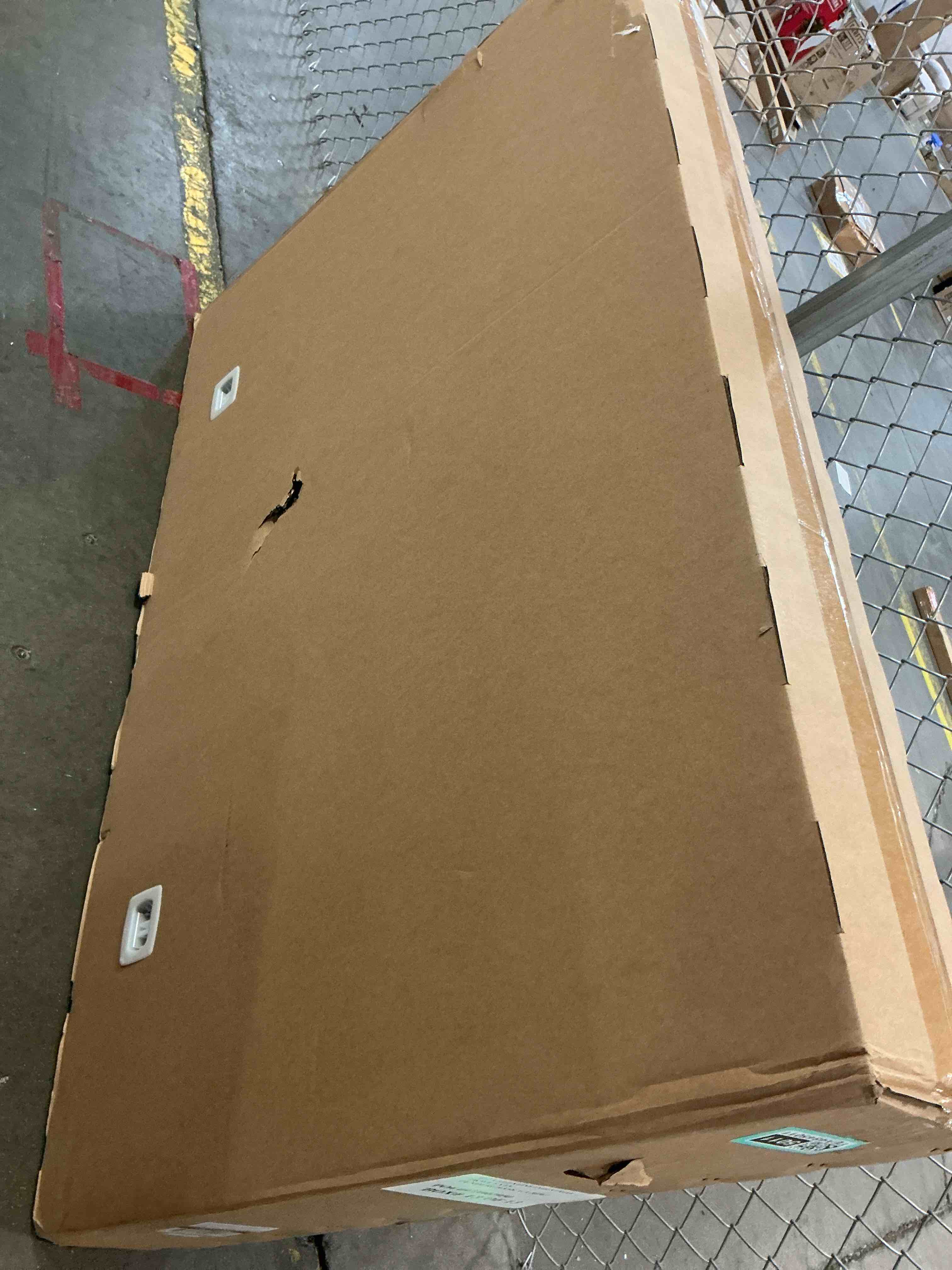 https://s3.amazonaws.com/lotting-images-prod/bidfta/TEA4845011_1781542284453.jpeg