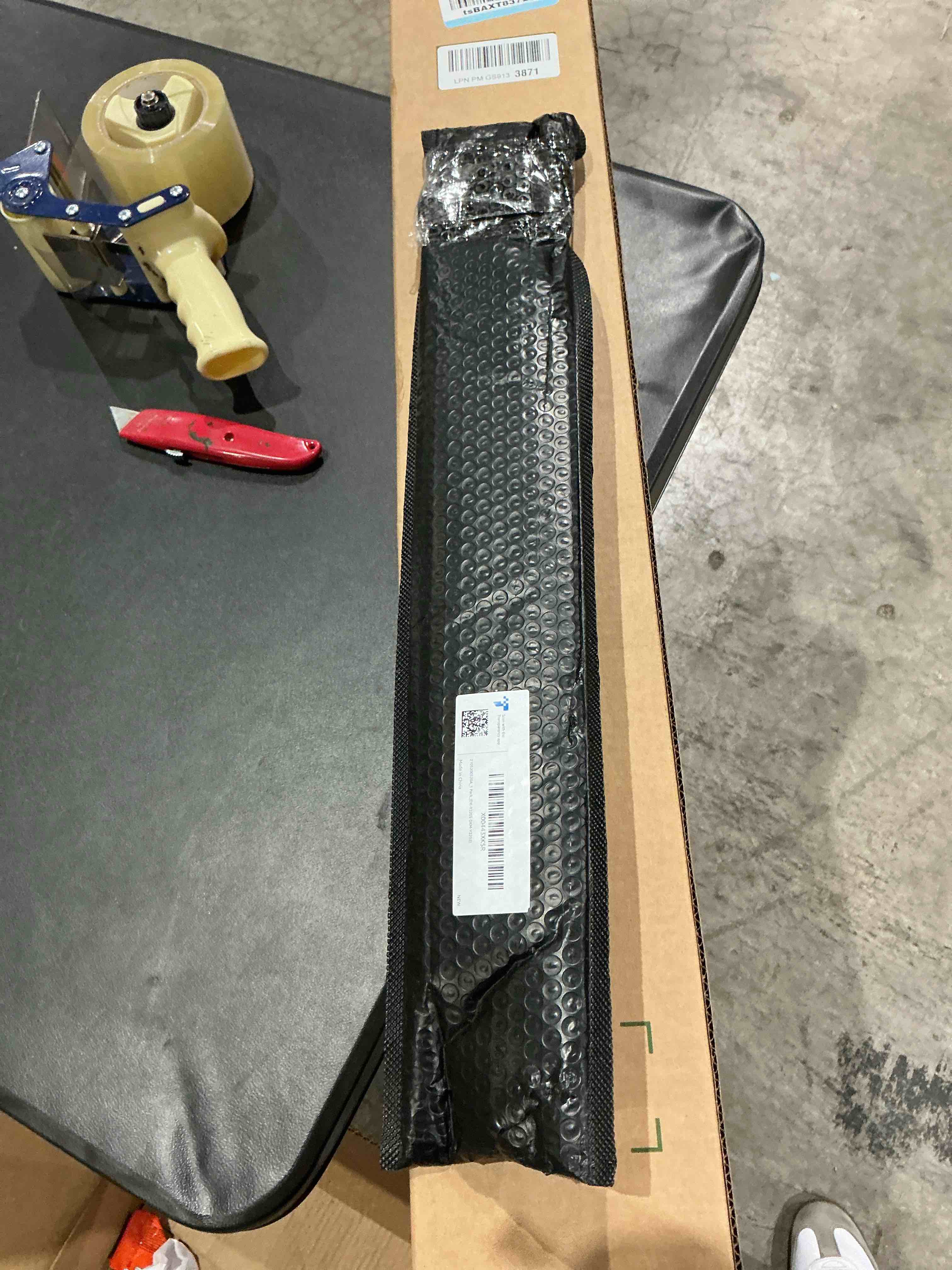Condition photo showing Good Condition for 2105200320a lawn mower blade, compatible with 22\" daye/hyper tough, snapper mower deck, fit for mna152701, mna153002, replace 84005313 with round center holes and two oval side holes