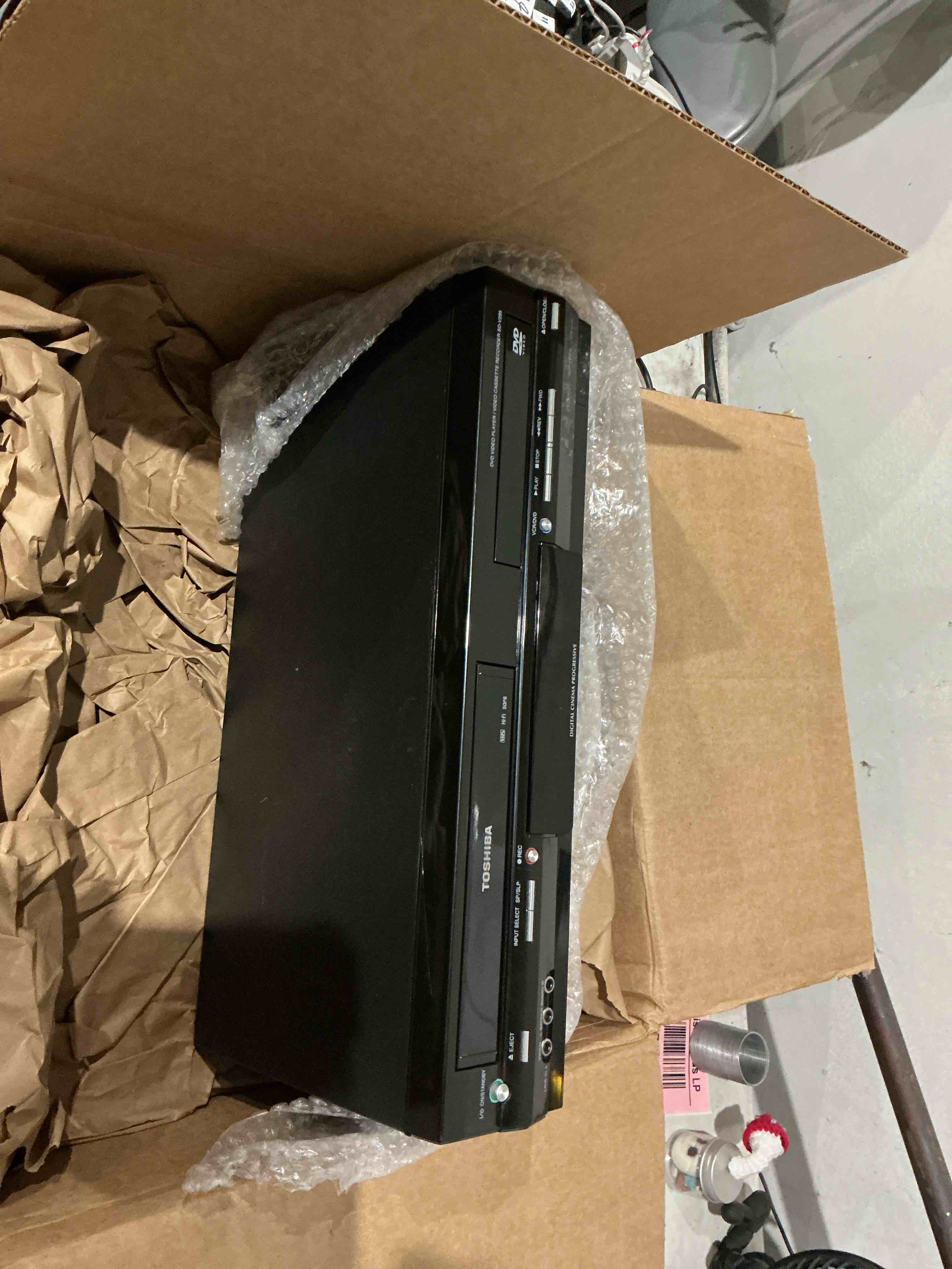 Condition photo showing Good Condition for toshiba sd-v295 tunerless dvd vcr combo player