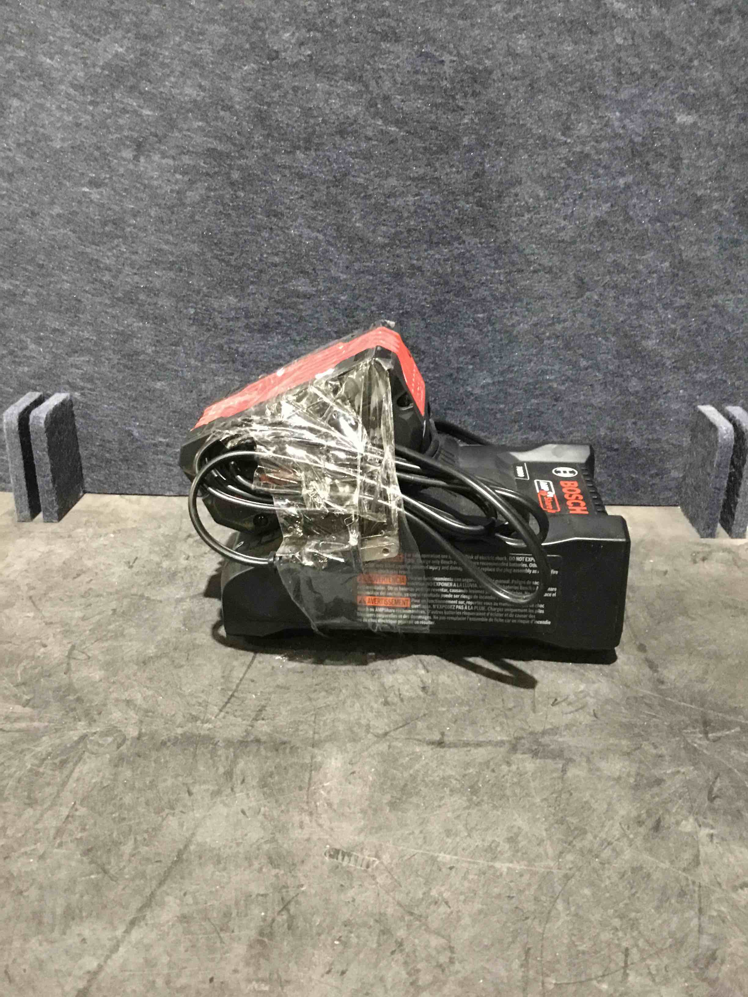 Condition photo showing Good Condition for bosch 18v connected-ready 16 amp battery turbo charger w/ power boost and battery