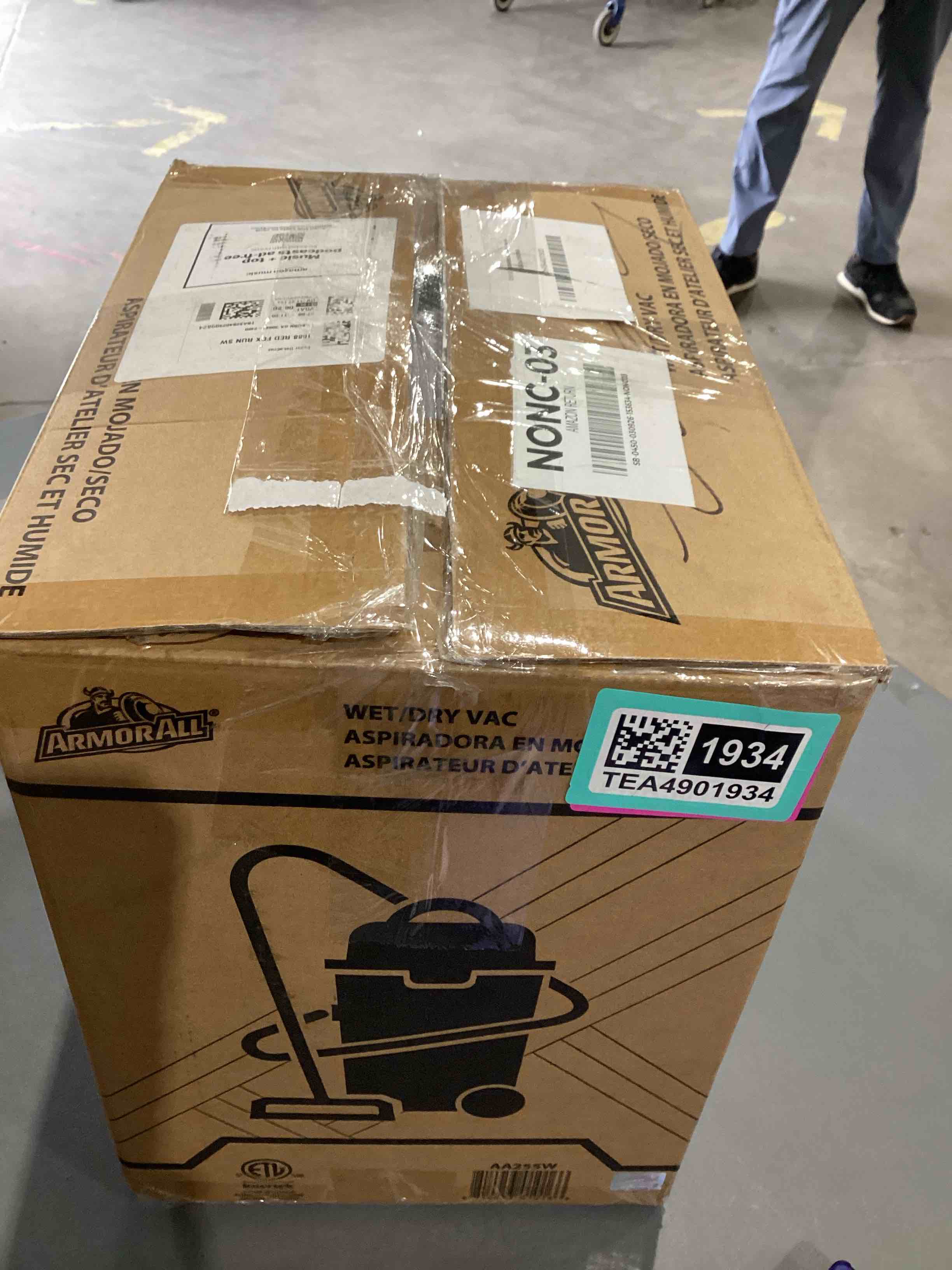 Condition photo showing As Is for armor all aa255w wet/dry utility vac 2.5 gallon, 2.5-gallon,120 volts (ac), orange/black update 2.5 gal
