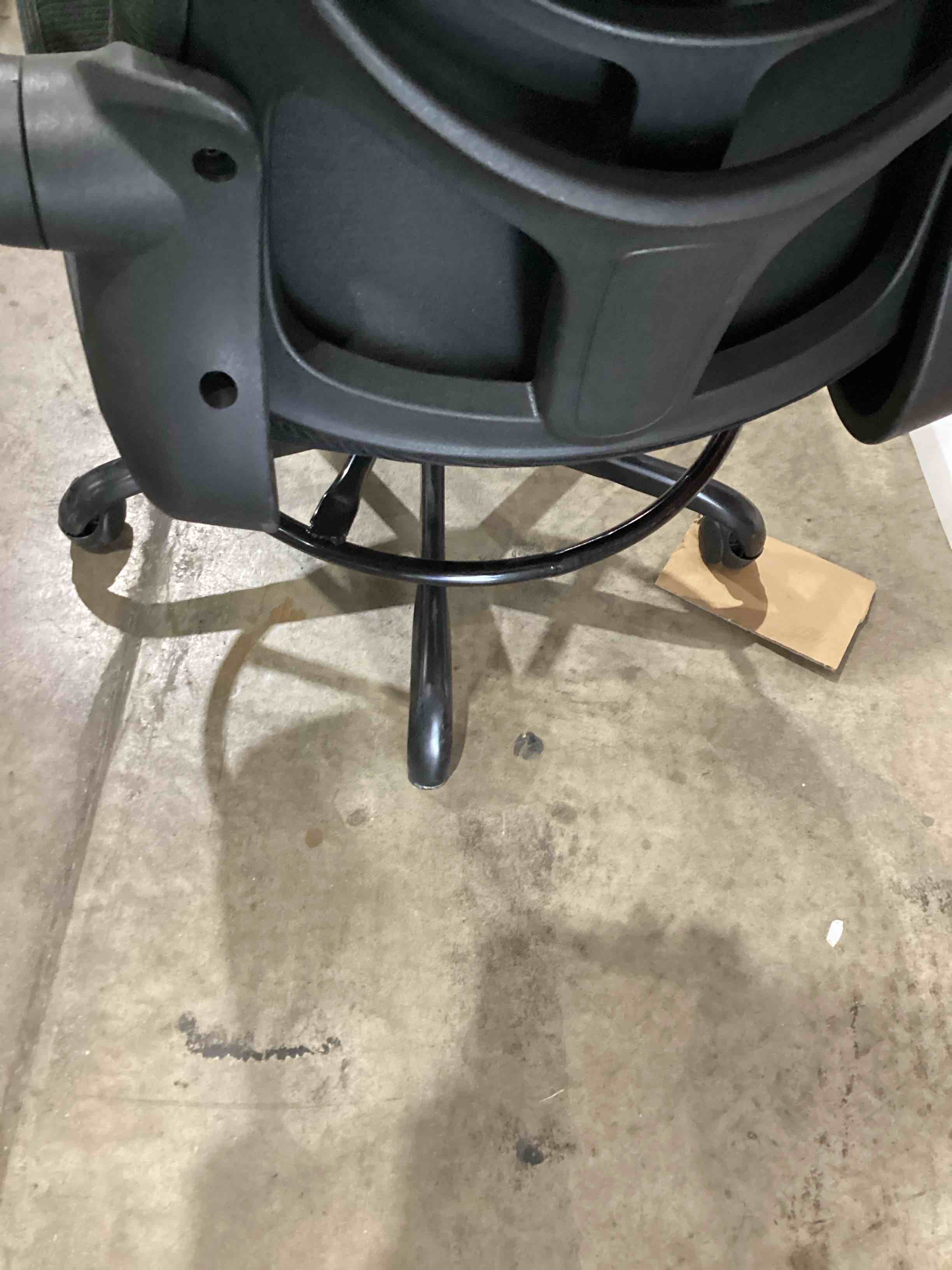 Condition photo showing As Is for product name : treadmill model: usnc-ctm5315a measurements : 55.5"x27.5"x8.7" gross weight : 112 lb net weight: 95 lb cino.9
