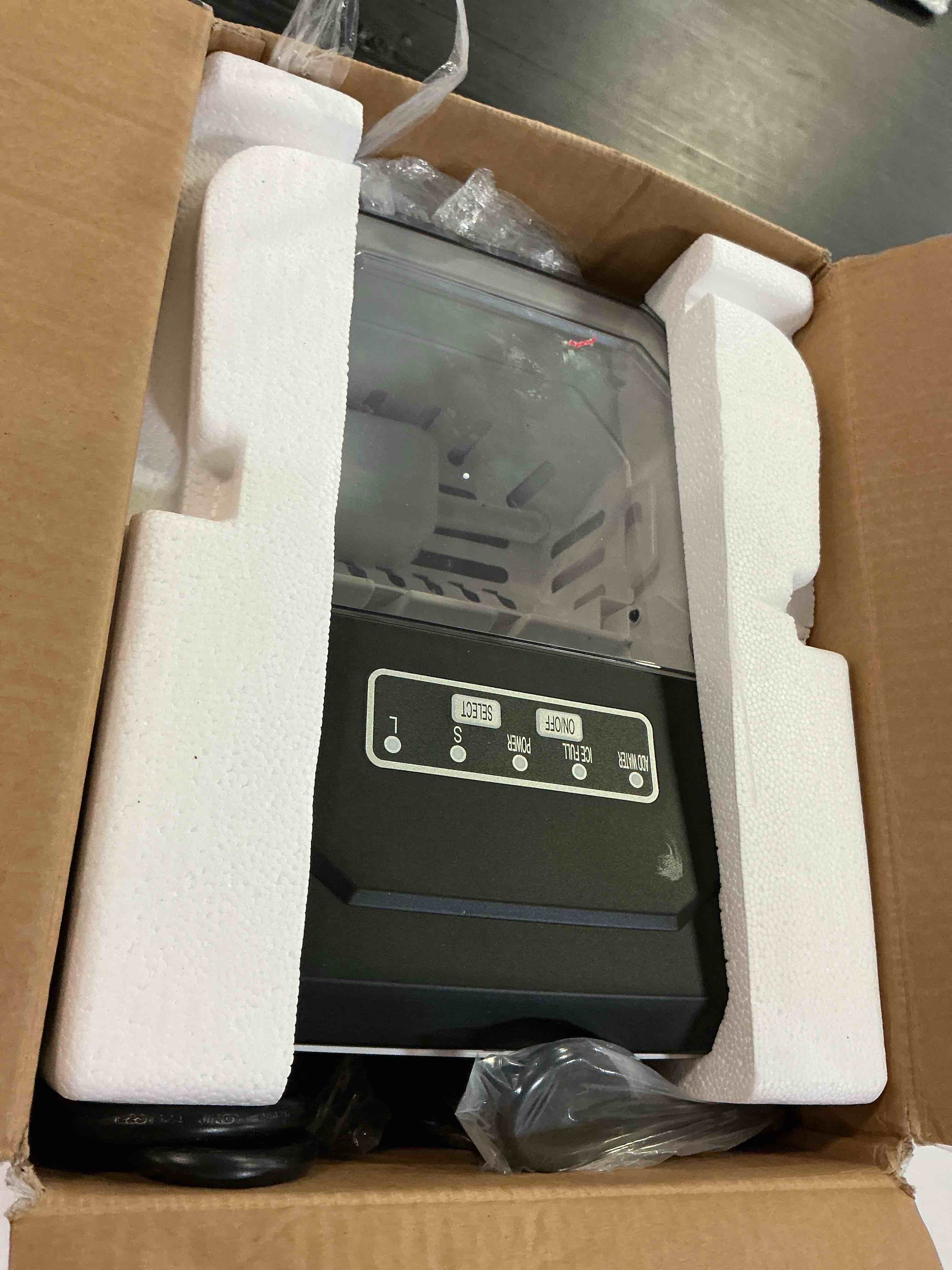 Condition photo showing Good Condition for frigidaire 26-lb ice per day bullet ice maker ( stainless )