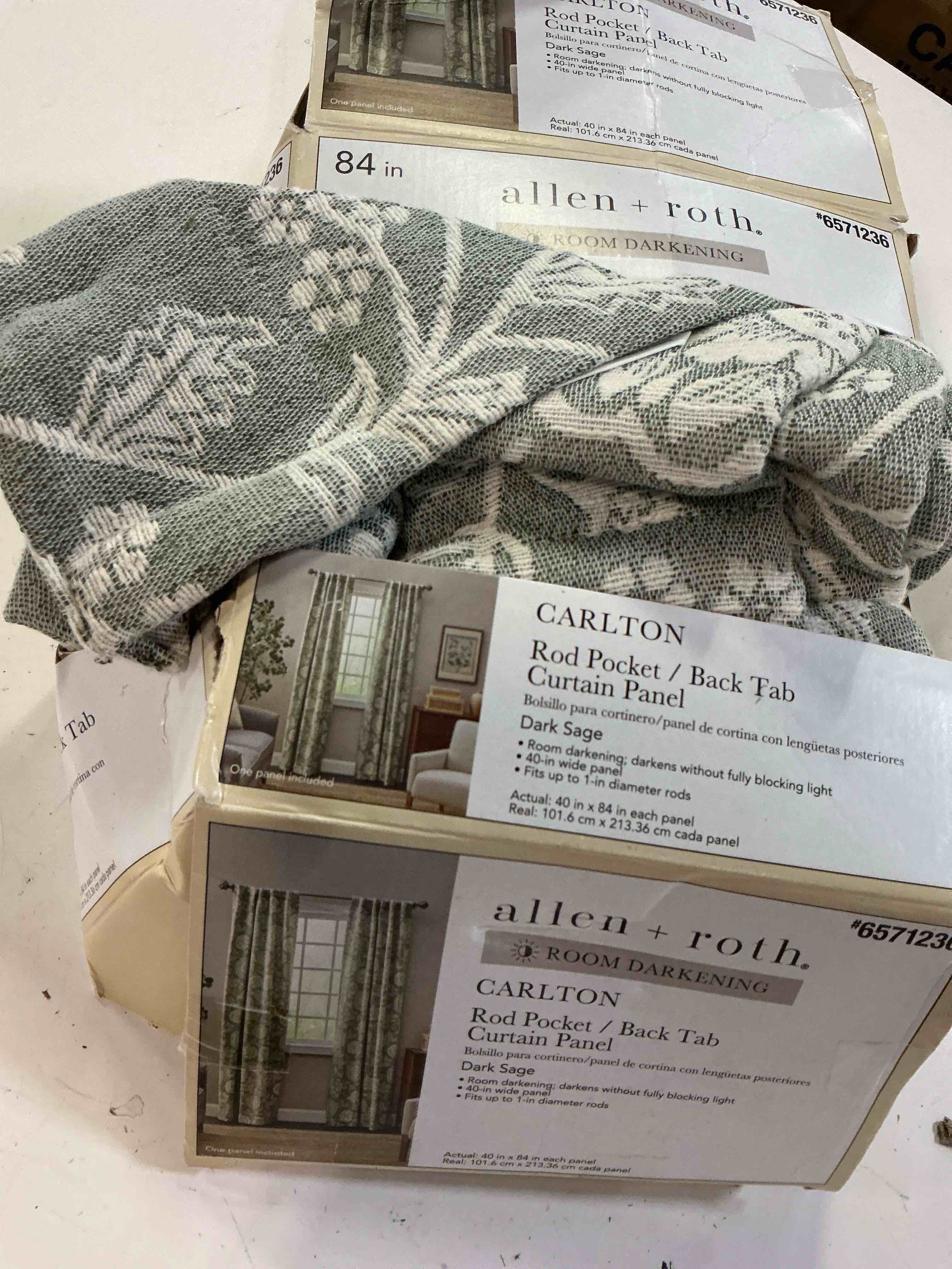 Condition photo showing Good Condition for carlton rod pocket/back tab curtain panel 40 in 