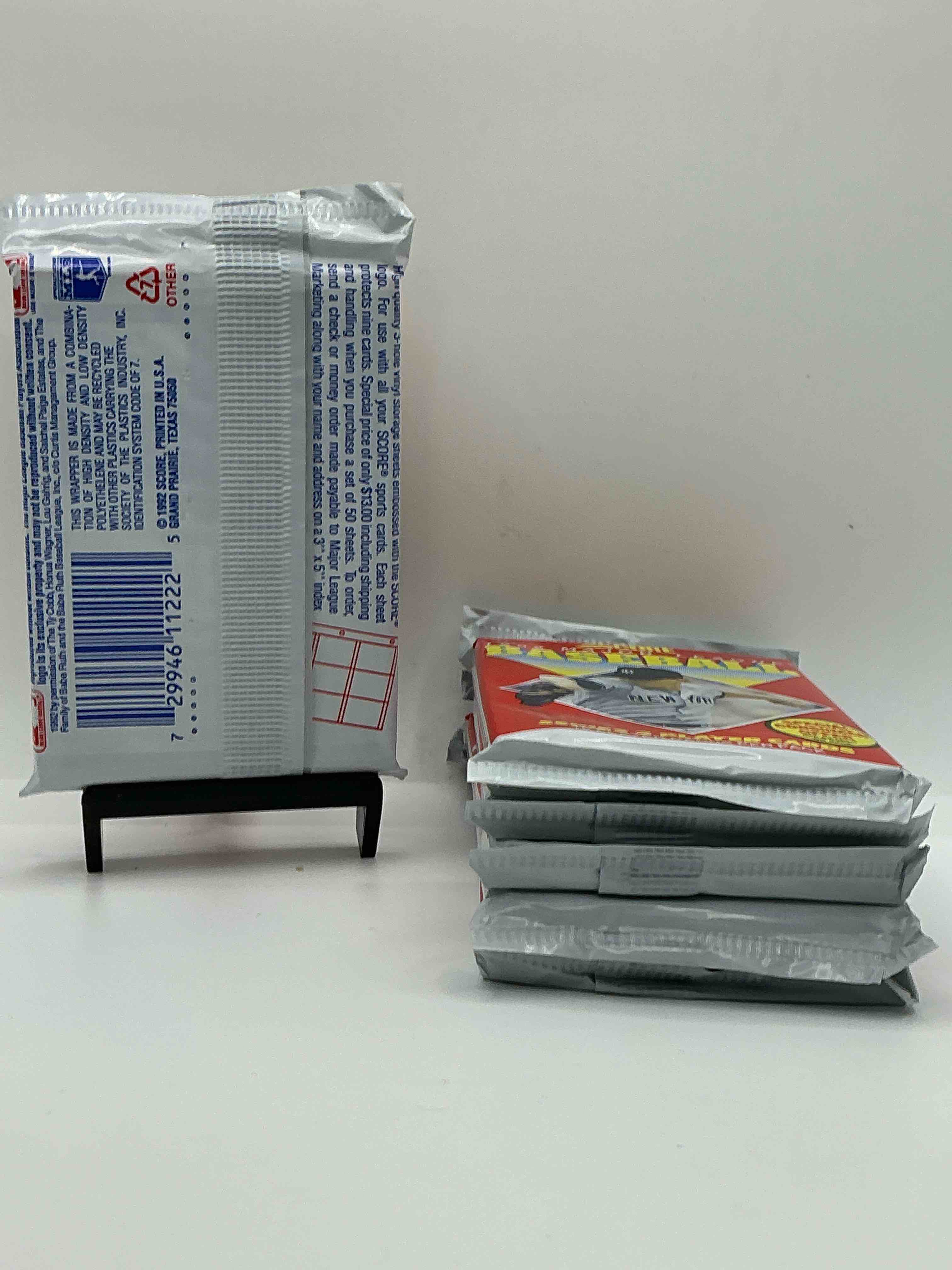 Condition photo showing New/Like New for mantle, musial or yastrzemski autograph!? 6,496 randomly inserted signature cards in the packs from this year of any of these players! 1992 score baseball craziness! series 2, see what you get!
