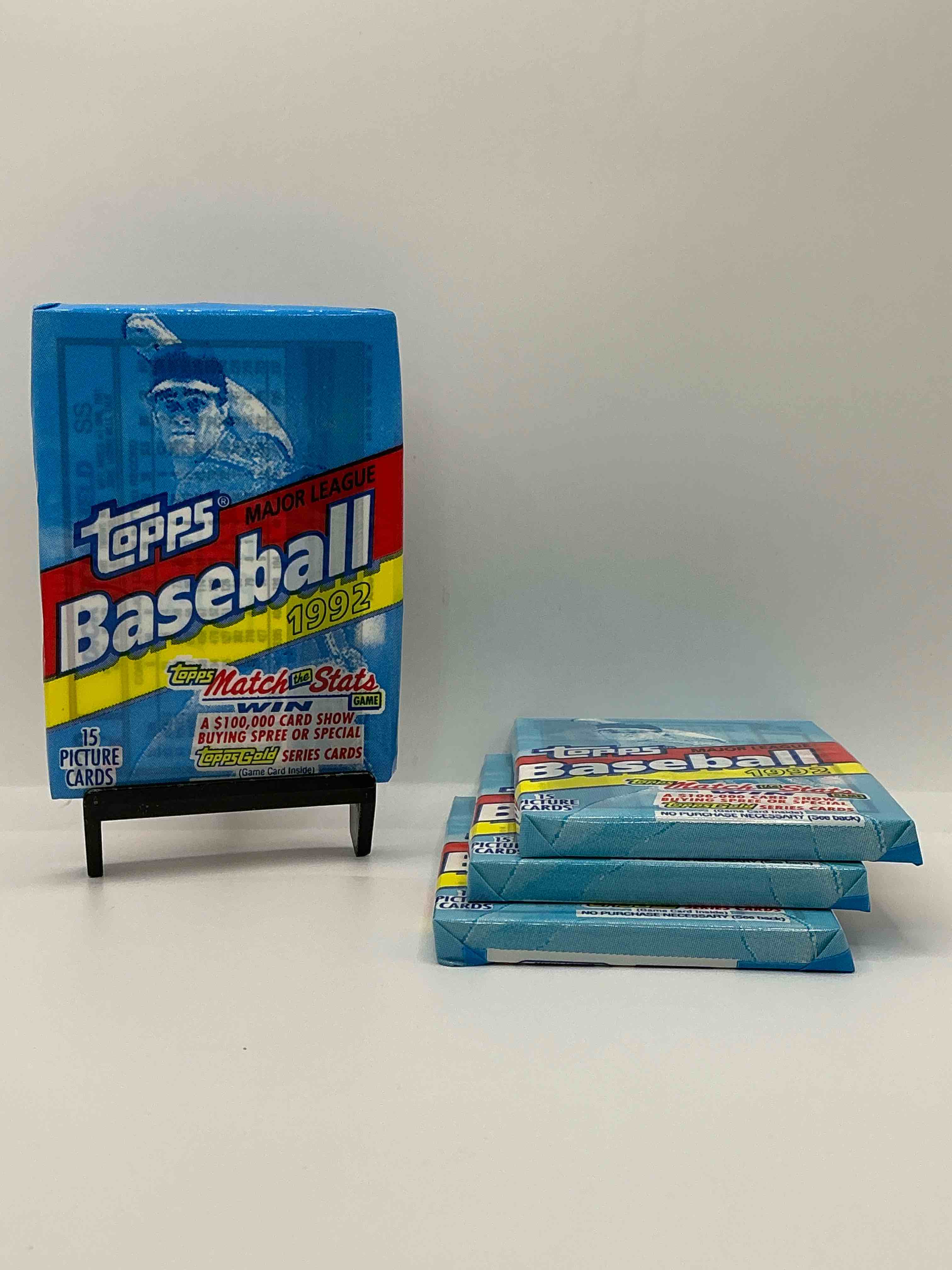 1992 topps baseball gold! rare 15 cards per pack, with the possibility for some big names inside! search for nolan ryan, ken griffey jr, don mattingly & more!crazy 1992 topps baseball gold!