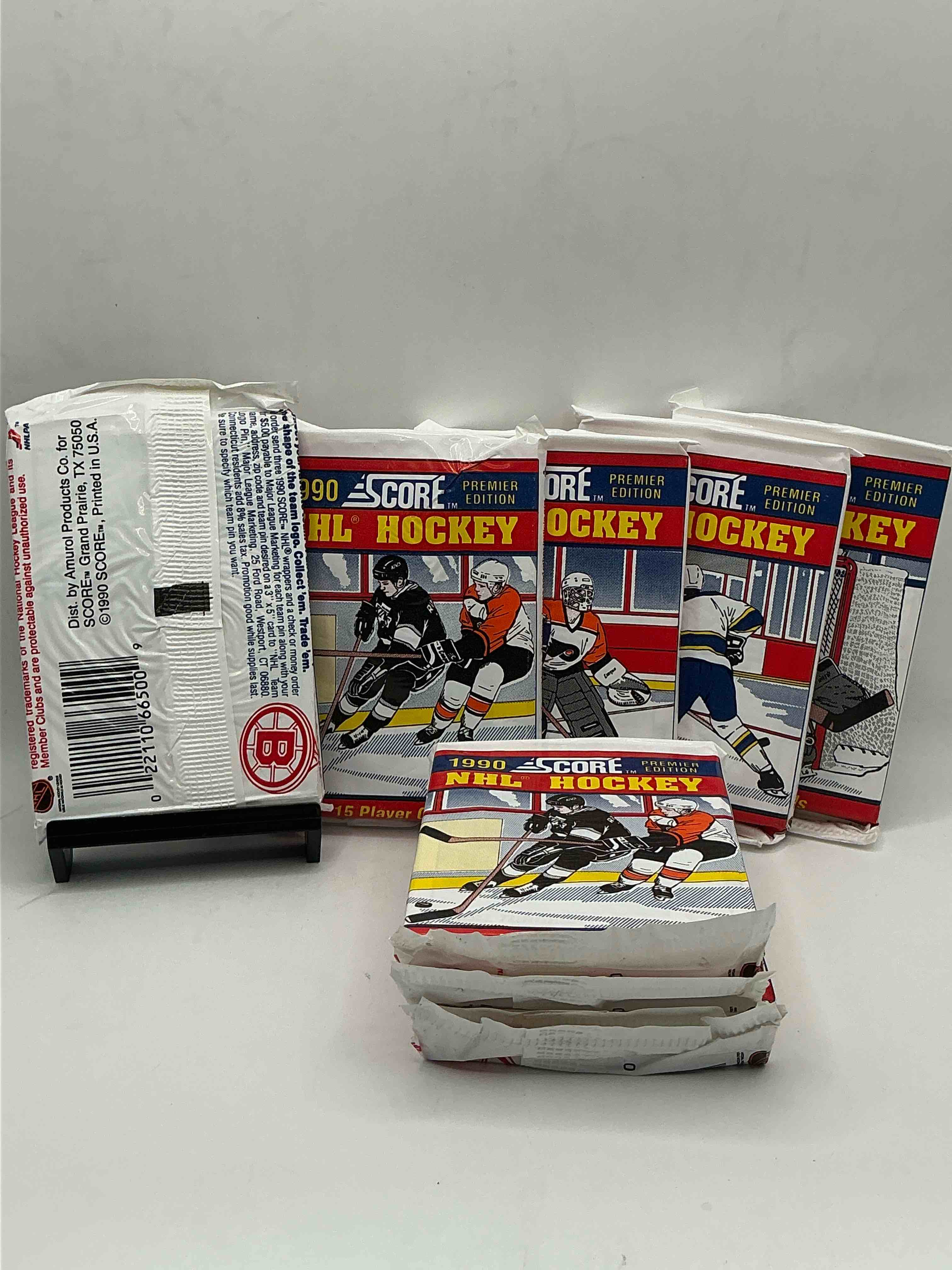 Condition photo showing New/Like New for beautiful & rare! wayne gretzky!? 1990 score hockey unopened packs! look for key rookies & wayne gretzky cards in these amazing packs! straight from box & rare!