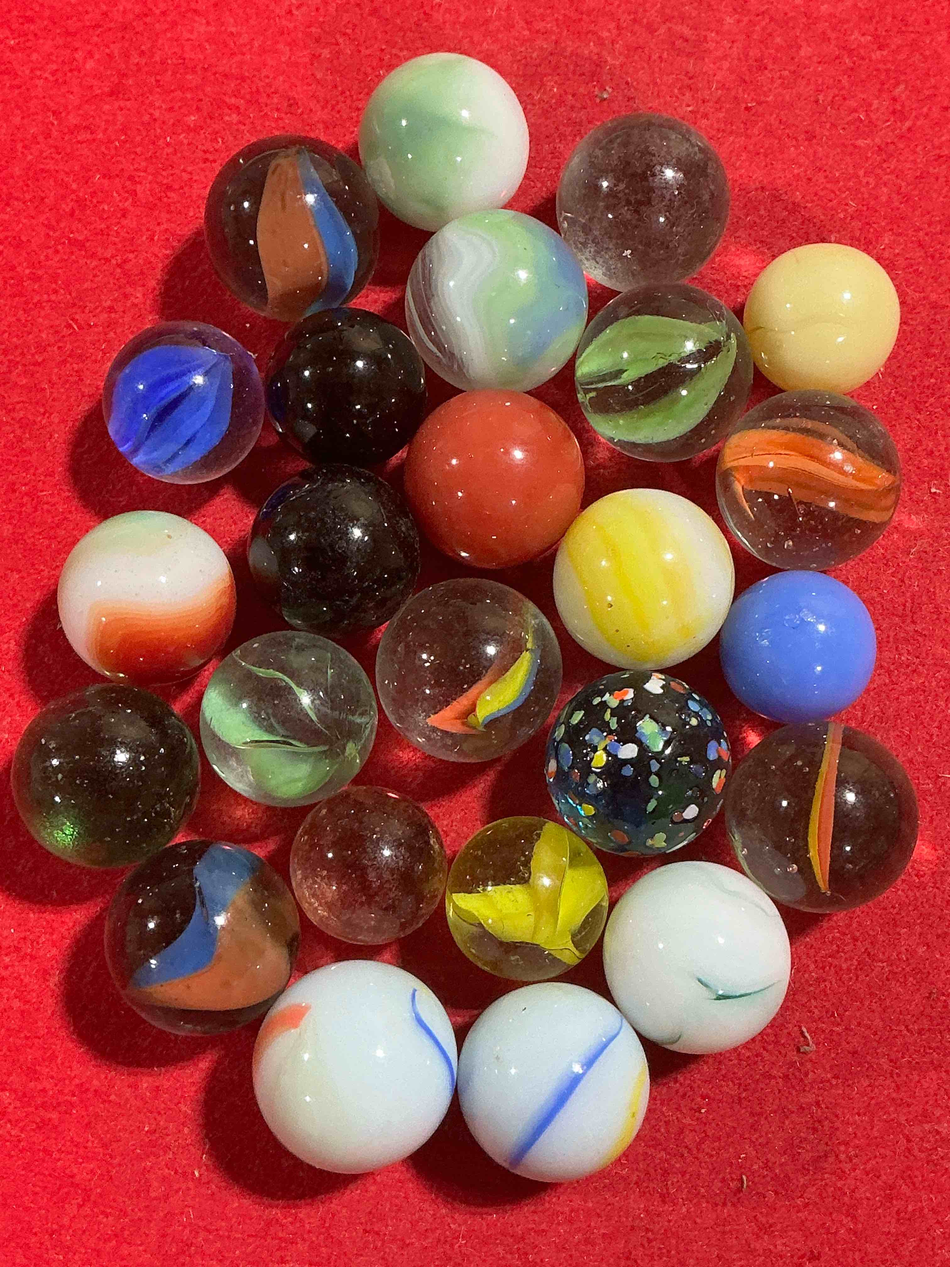 Condition photo showing Good Condition for antique glass marbles! genuine stunning marbles lot, some marbles made between the years 1925-1965 & some may be made with uranium! some may are great depression era & even earlier! gorgeous, authentic pieces of history!  
