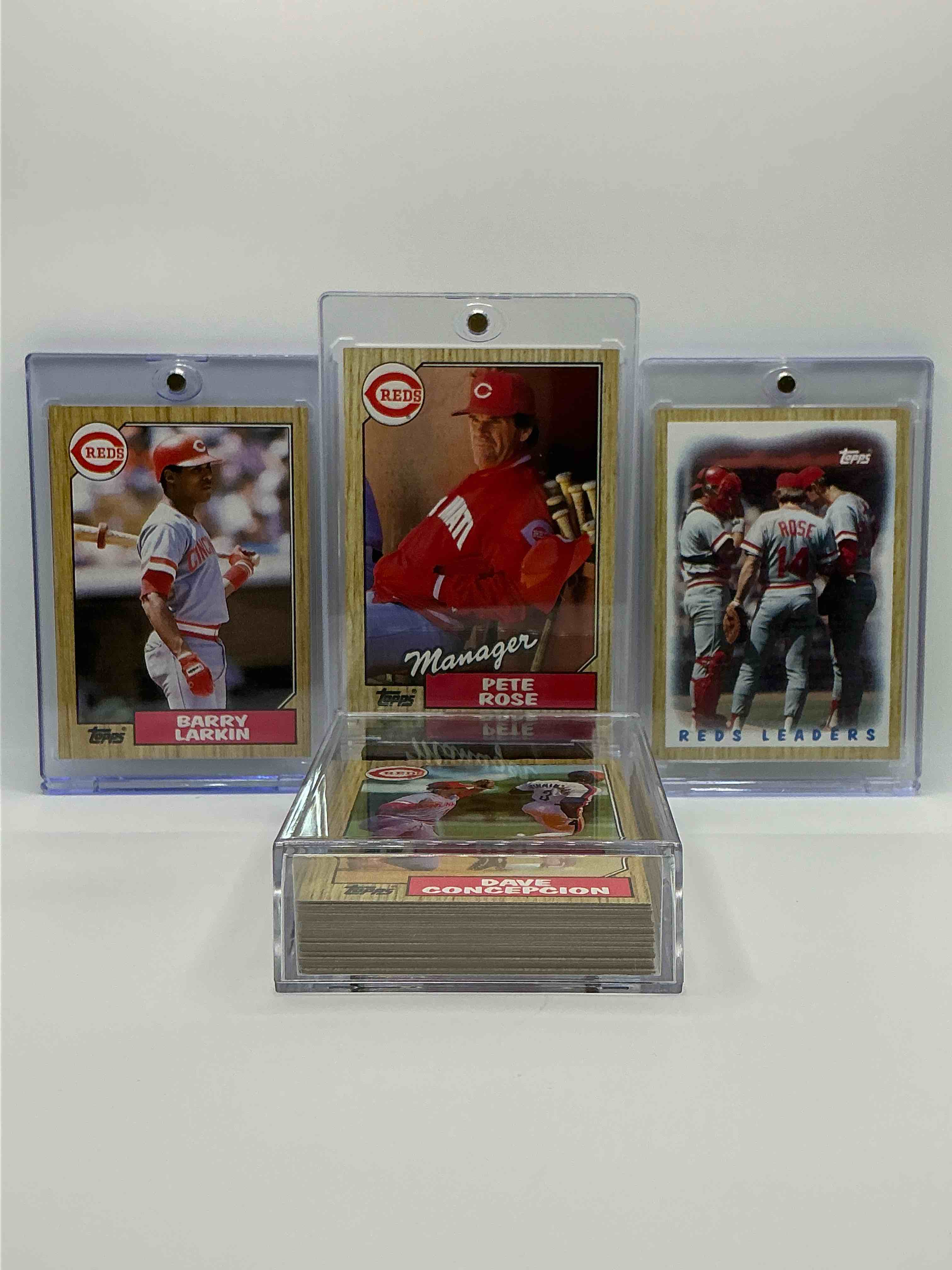 Condition photo showing New/Like New for 1987 reds topps baseball team set! vintage reds lot! barry larkin, eric davis, pete rose & more! 80’s baseball history… cincinnati reds! 