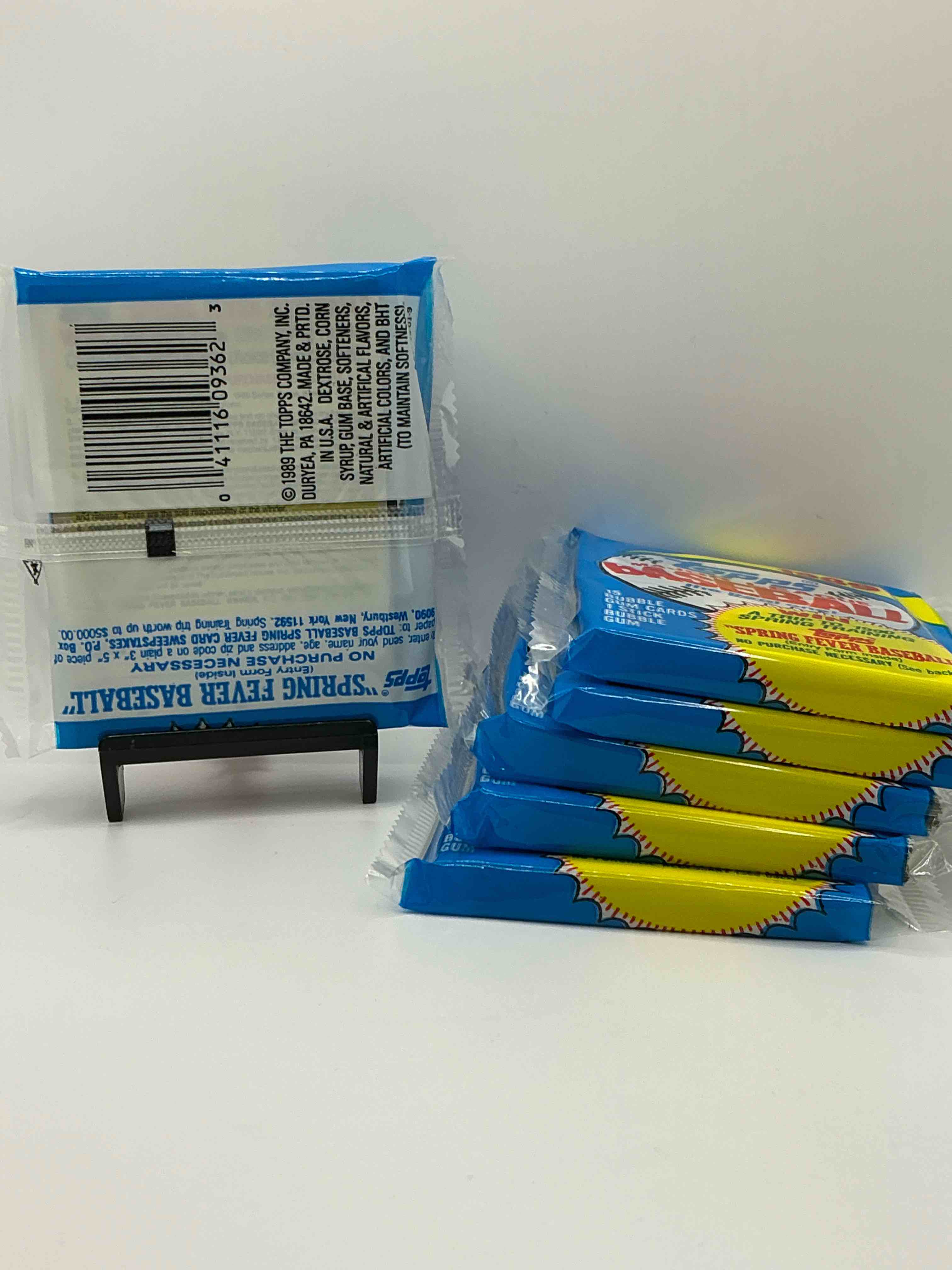 Condition photo showing New/Like New for alternate packaging! john smoltz & randy johnson rookies!? 1989 topps baseball unopened sports card wax packs! direct from original retail case! search for valuable ken griffey jr. & randy johnson rookie cards as well as valuable bo jackson