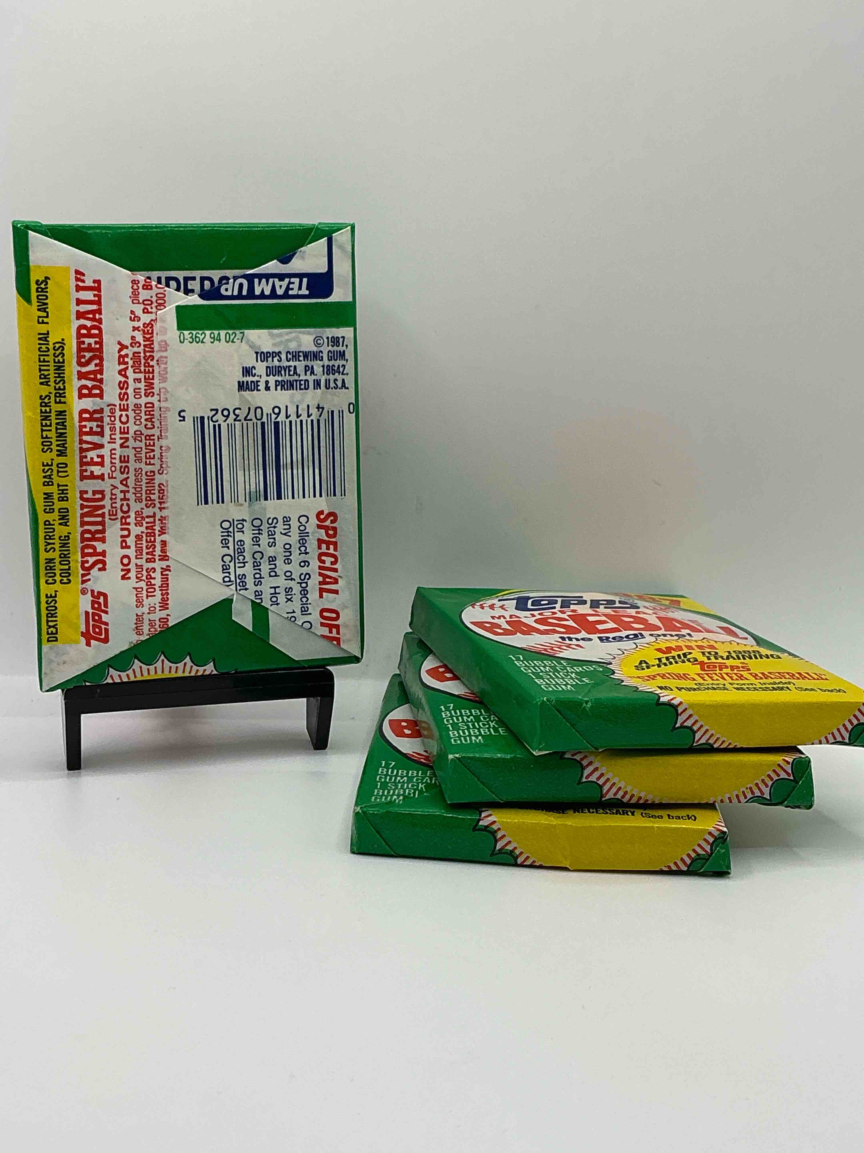 Condition photo showing New/Like New for loaded! 1987 topps baseball unopened sports card collectible wax pack, direct from original retail case! 1987 topps baseball is a loaded year with rookie cards from barry bonds (psa 10 $300+), bo jackson, jose canseco & more! excellent condition!