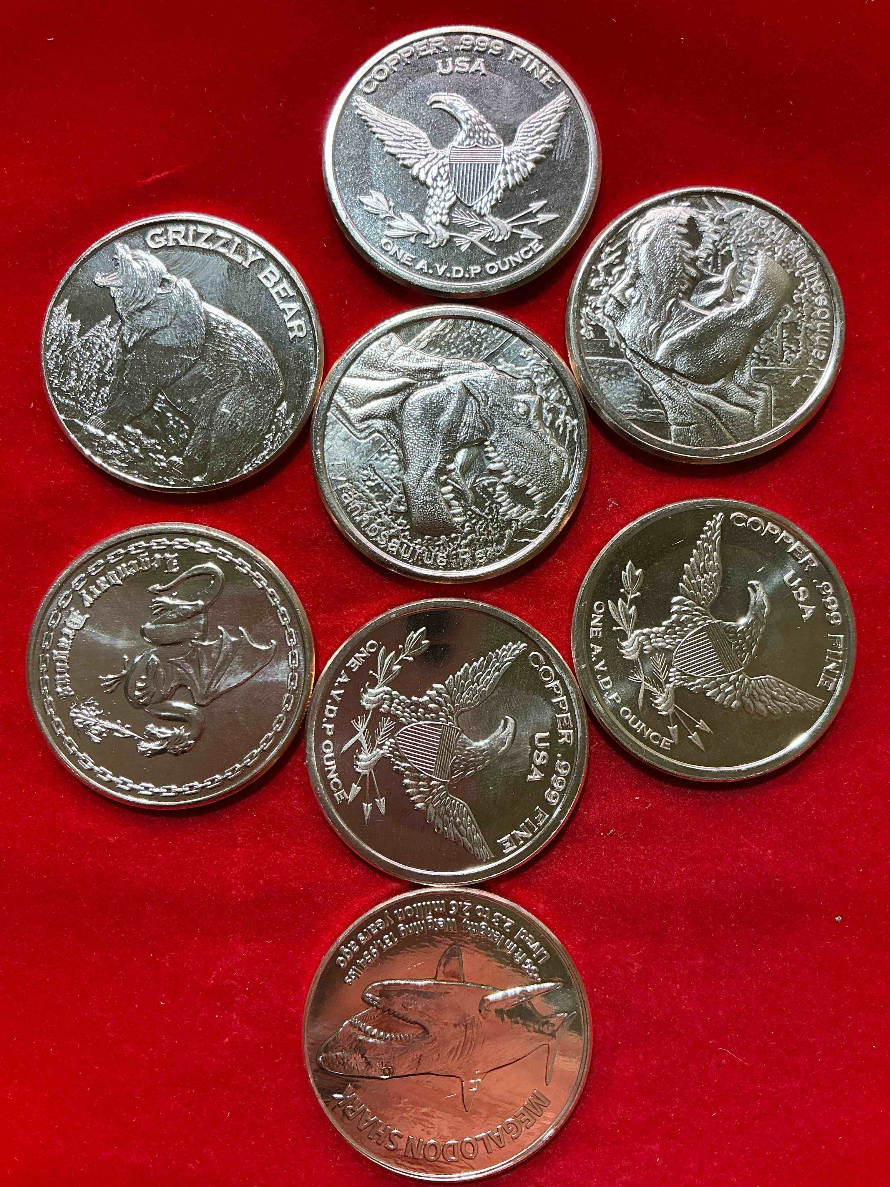 Condition photo showing New/Like New for pure copper large coins! one ounce pure copper alien coin, brand new in excellent condition. 1.5" diameter. pure copper! different editions!