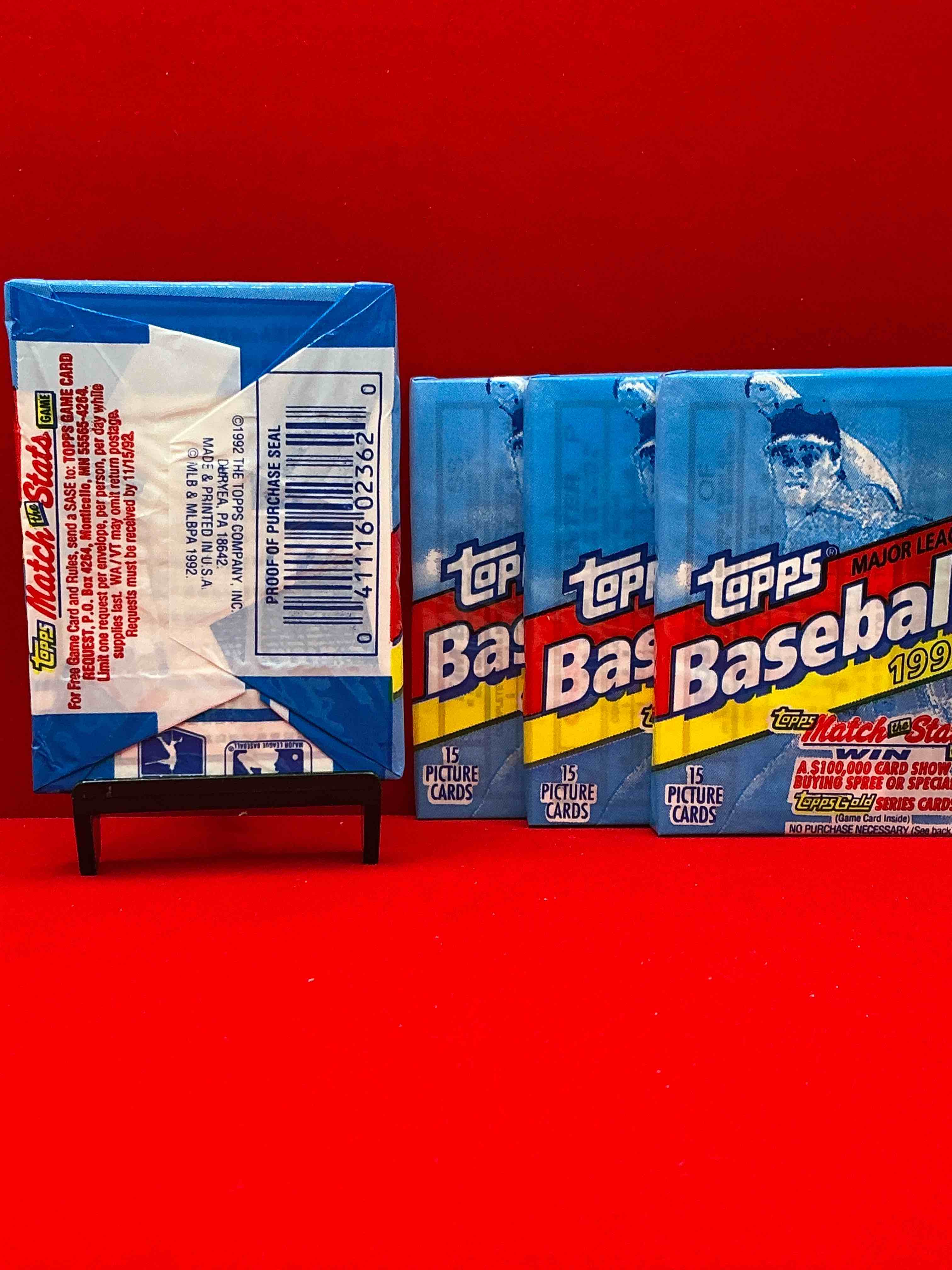 Condition photo showing New/Like New for 1992 topps baseball gold! rare 15 cards per pack, with the possibility for some big names inside! search for nolan ryan, ken griffey jr, don mattingly & more!crazy 1992 topps baseball gold!