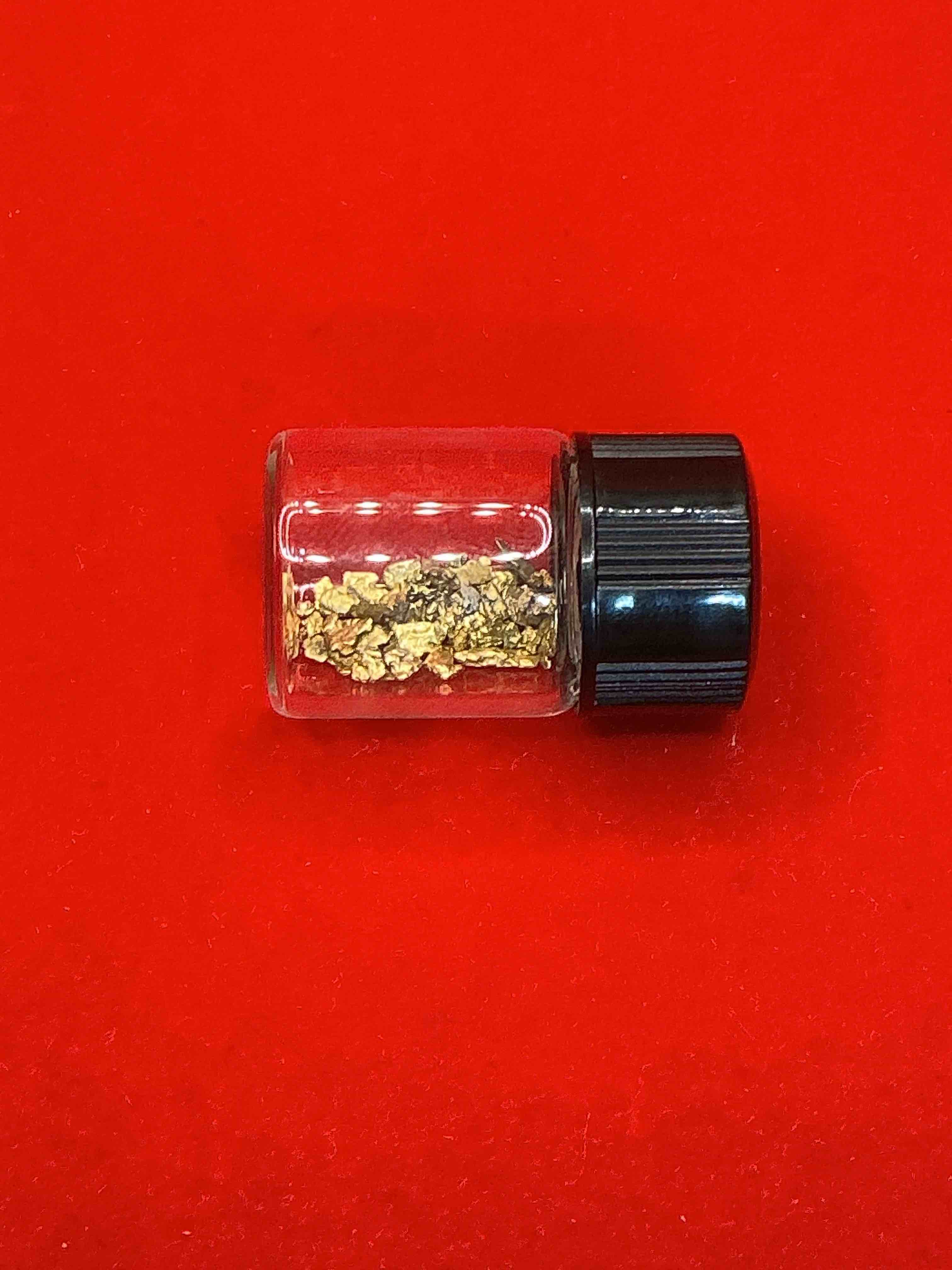 Condition photo showing Good Condition for genuine gold nuggets!  approximately 1 gram of prospected gold nuggets! gold nuggets fresh from prospecting north carolina mountains, total weight of all nuggets is approximately 1 gram! these gold nuggets test at between approx 22-24 karat. gold in raw, prospected form is extremely hard to find & much rarer than any refined form. get in on the gold craze... gold has increased in value over 40% since 2025! u.s. dime for size reference only (not included). case in image included. own genuine, gold nuggets! 