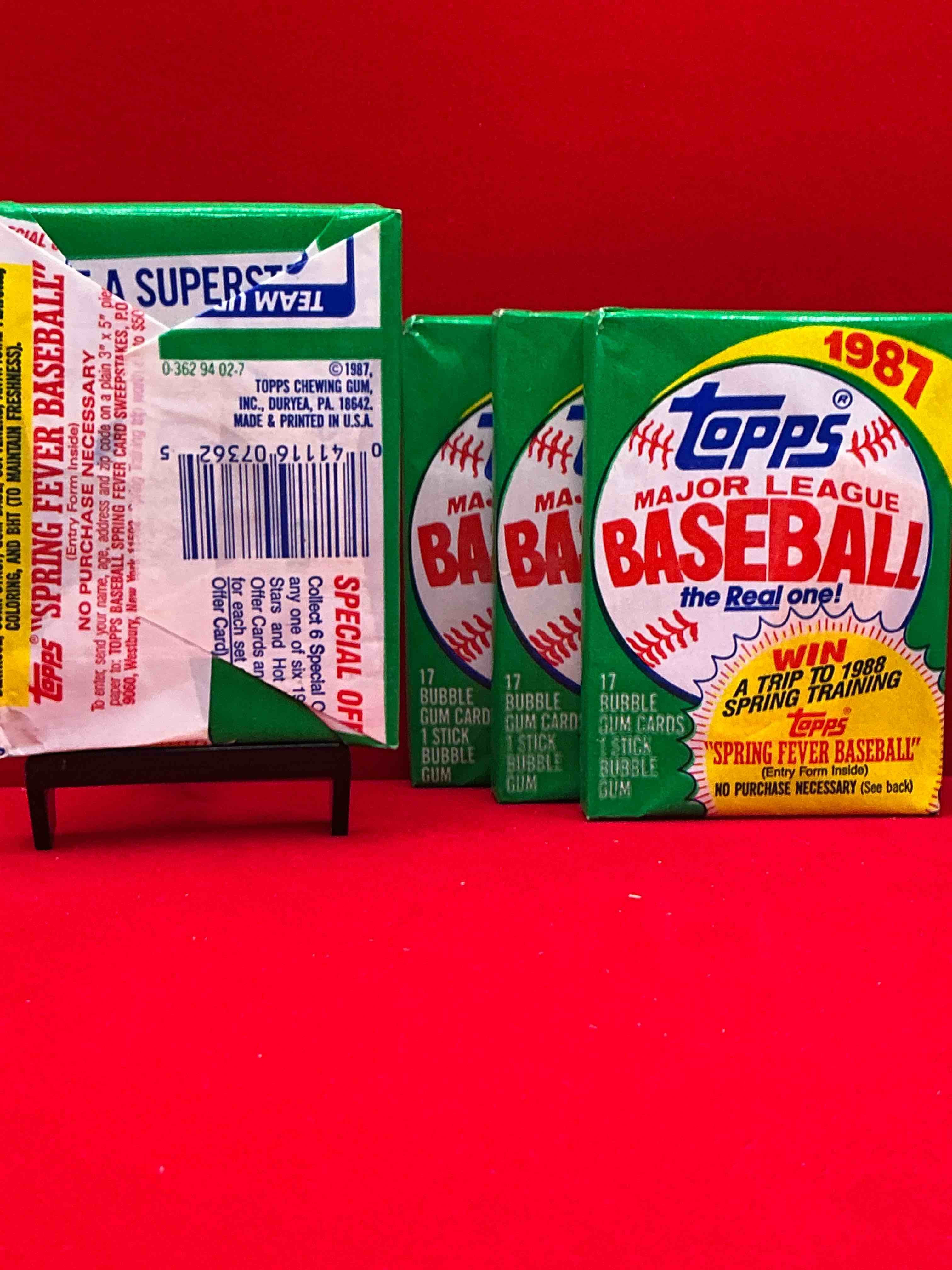 Condition photo showing New/Like New for loaded! 1987 topps baseball unopened sports card collectible wax pack, direct from original retail case! 1987 topps baseball is a loaded year with rookie cards from barry bonds (psa 10 $300+), bo jackson, jose canseco & more! excellent condition!