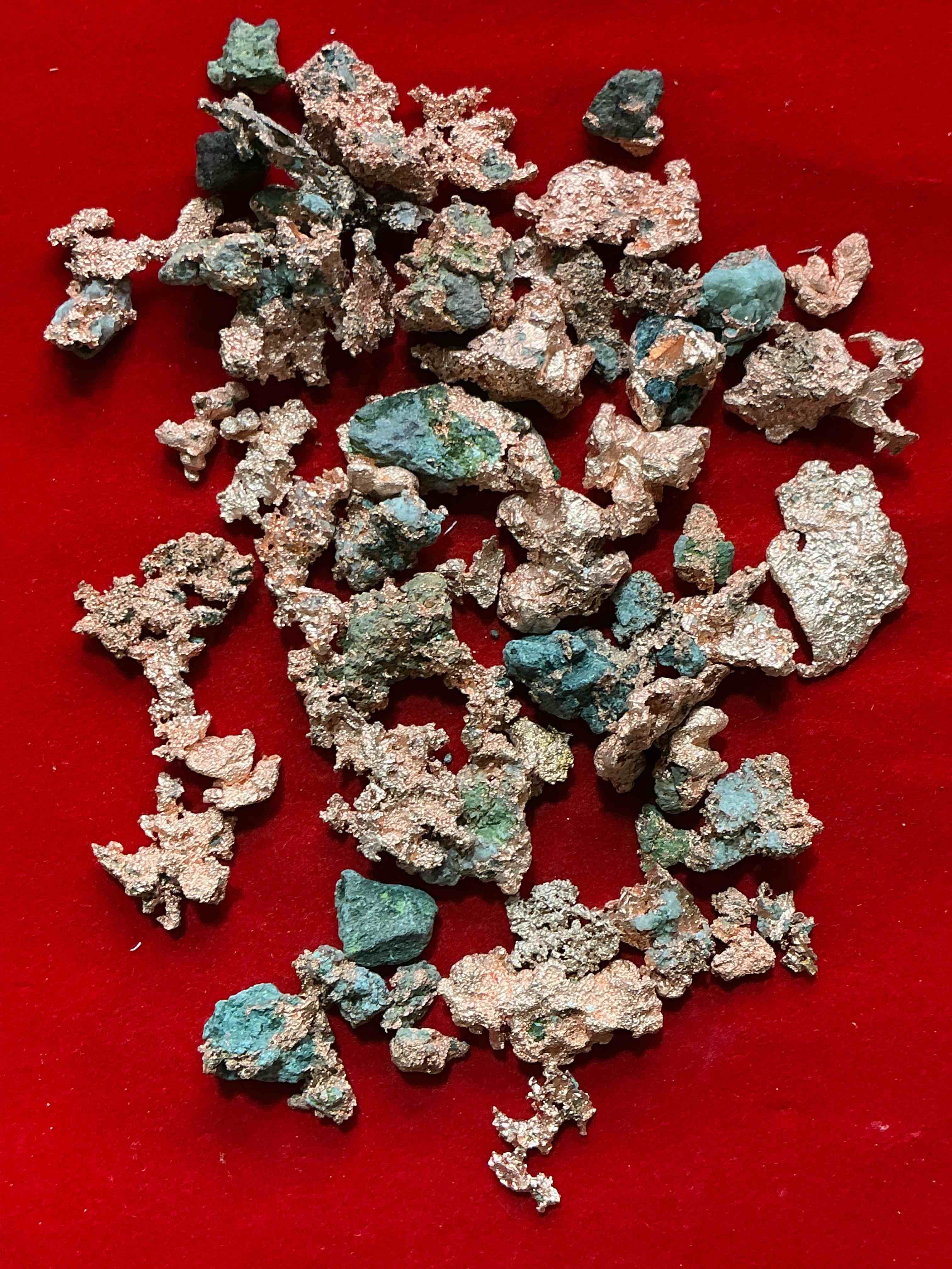 copper wow!  large native michigan raw copper nuggets, straight from michigan copper mine!  rare in unrefined form, each one unique!  almost impossible to find!  total weight of nuggets approx 1/2 pound!