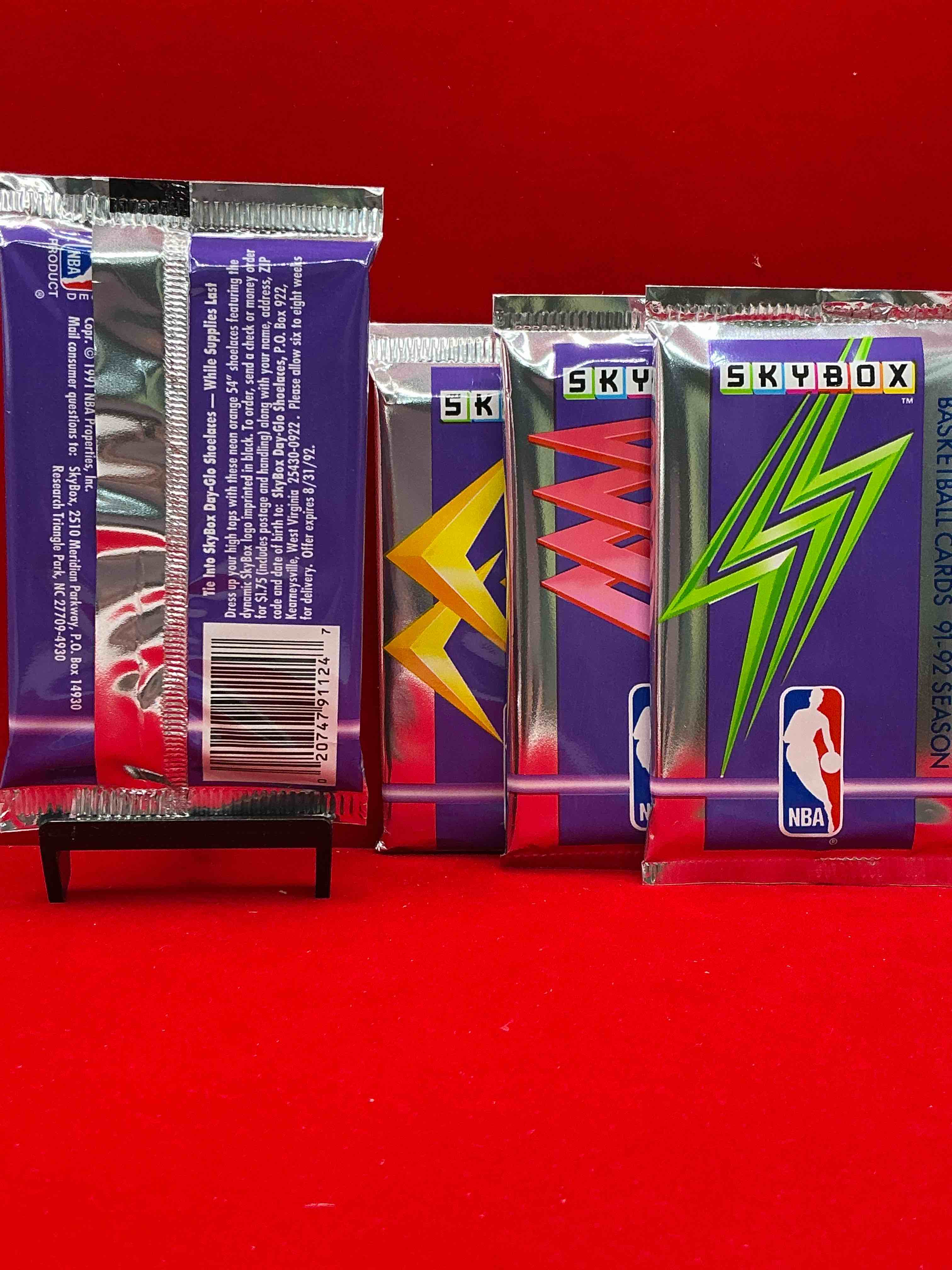 Condition photo showing New/Like New for basketball wow! rare 1991/92 nba skybox sealed card pack, direct from original sealed retail case! so many awesome cards to search for like team usa card (psa 10 value $500), #544 team usa 1 card (psa 10 value $300), michael jordon #39 (psa 10 value $150) & too many other great cards to list! hard to find, excellent like-new condition!