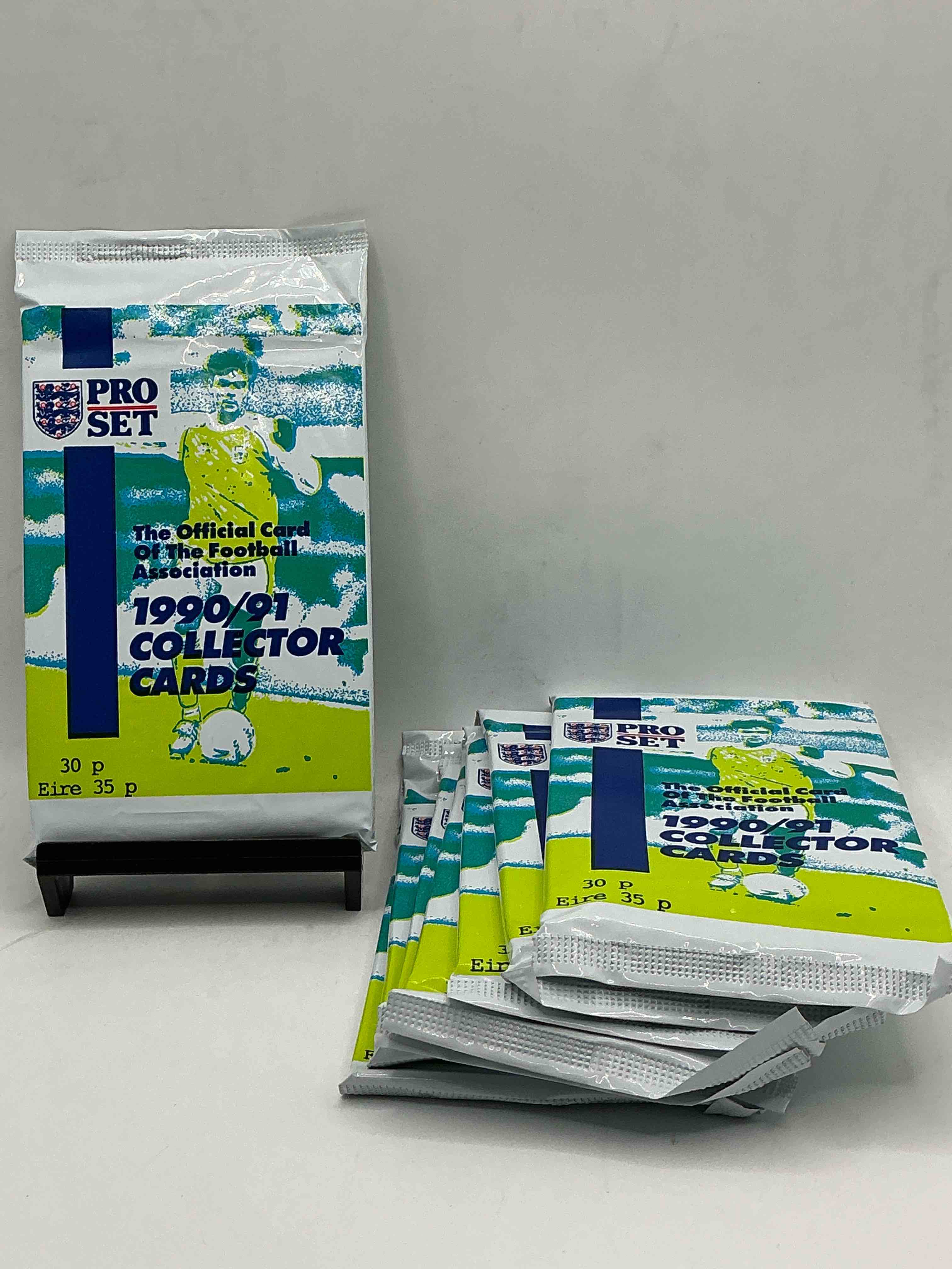 Condition photo showing New/Like New for 1990-91 pro set card packs! get in the soccer mood with these awesome packs- 10 cards in each one! celebrate the world cup coming to the usa with these pieces of history!