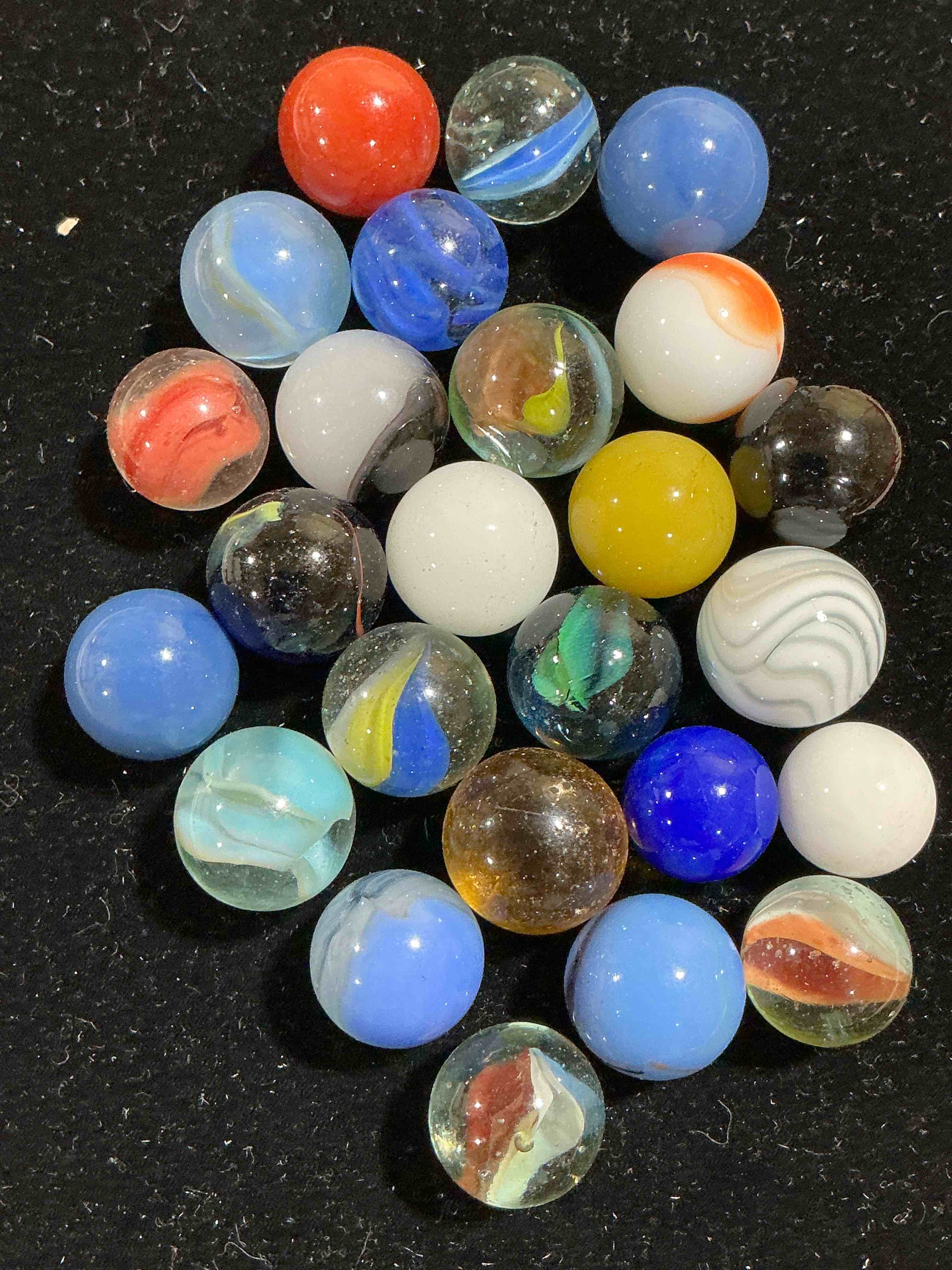 Condition photo showing Good Condition for antique glass marbles! genuine stunning marbles lot, some marbles made between the years 1925-1965 & some may be made with uranium! some may are great depression era & even earlier! gorgeous, authentic pieces of history!  