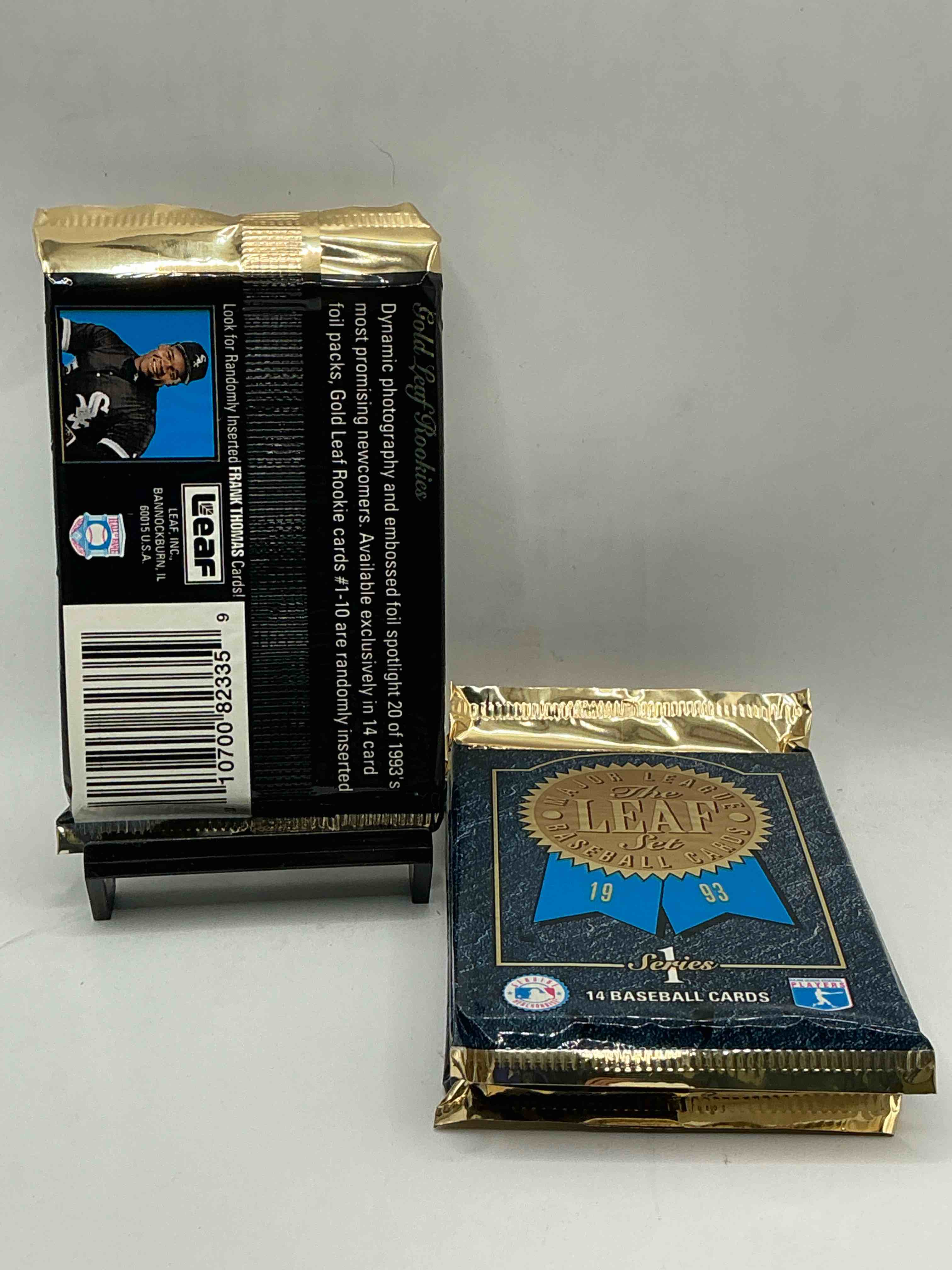Condition photo showing New/Like New for 1993 leaf series 1 baseball sealed 14 card pack, direct from original retail display case, search for derek jeter, ken griffey jr. & so much more! search for highly collectible inserts. these cards are highly sought after by collectors for their holographic design, these are premium baseball cards from 1993!