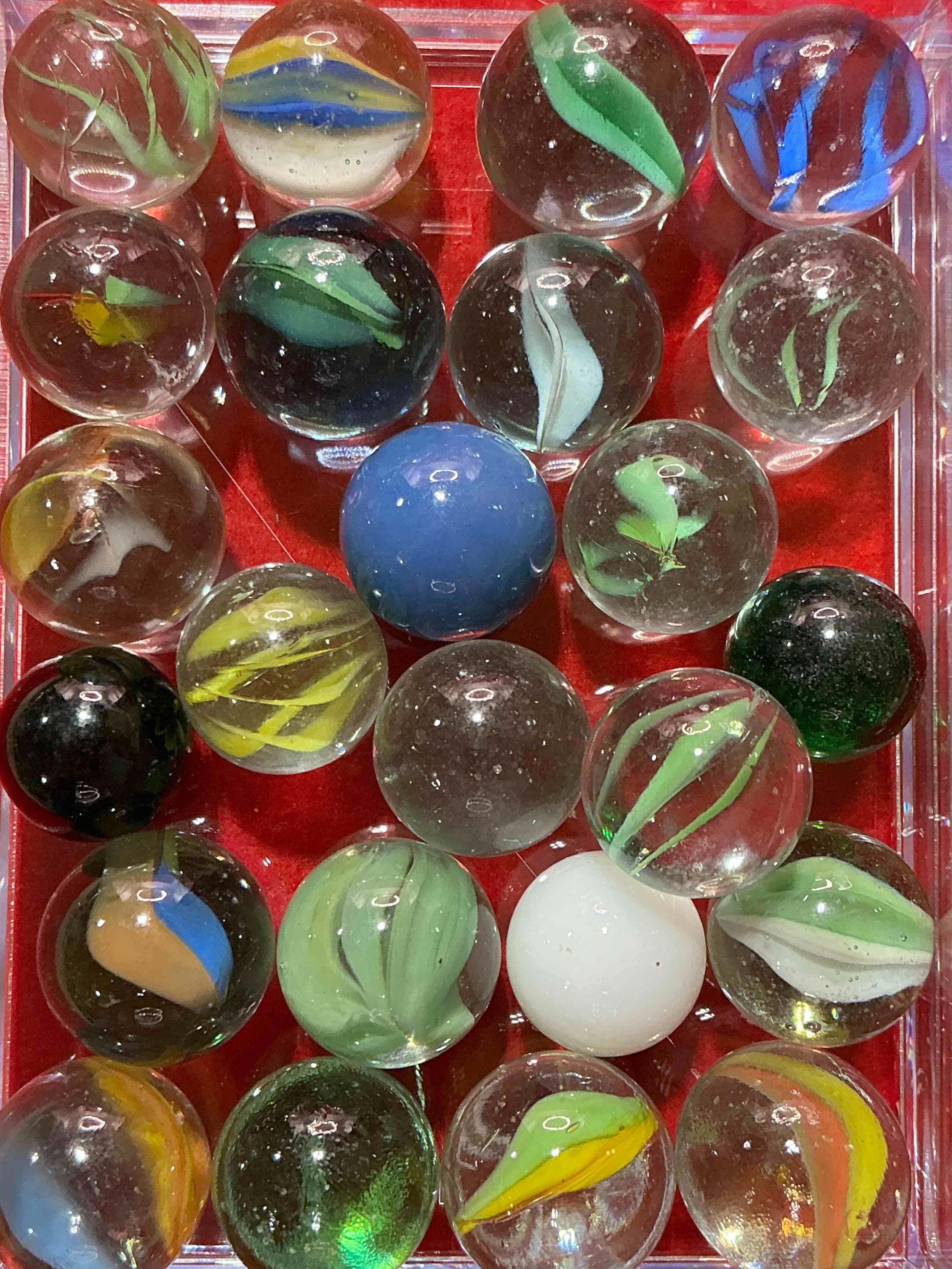 Condition photo showing New/Like New for antique glass marbles! genuine stunning marbles lot, some marbles made between the years 1925-1965 & some may be made with uranium! some may are great depression era & even earlier! gorgeous, authentic pieces of history!  