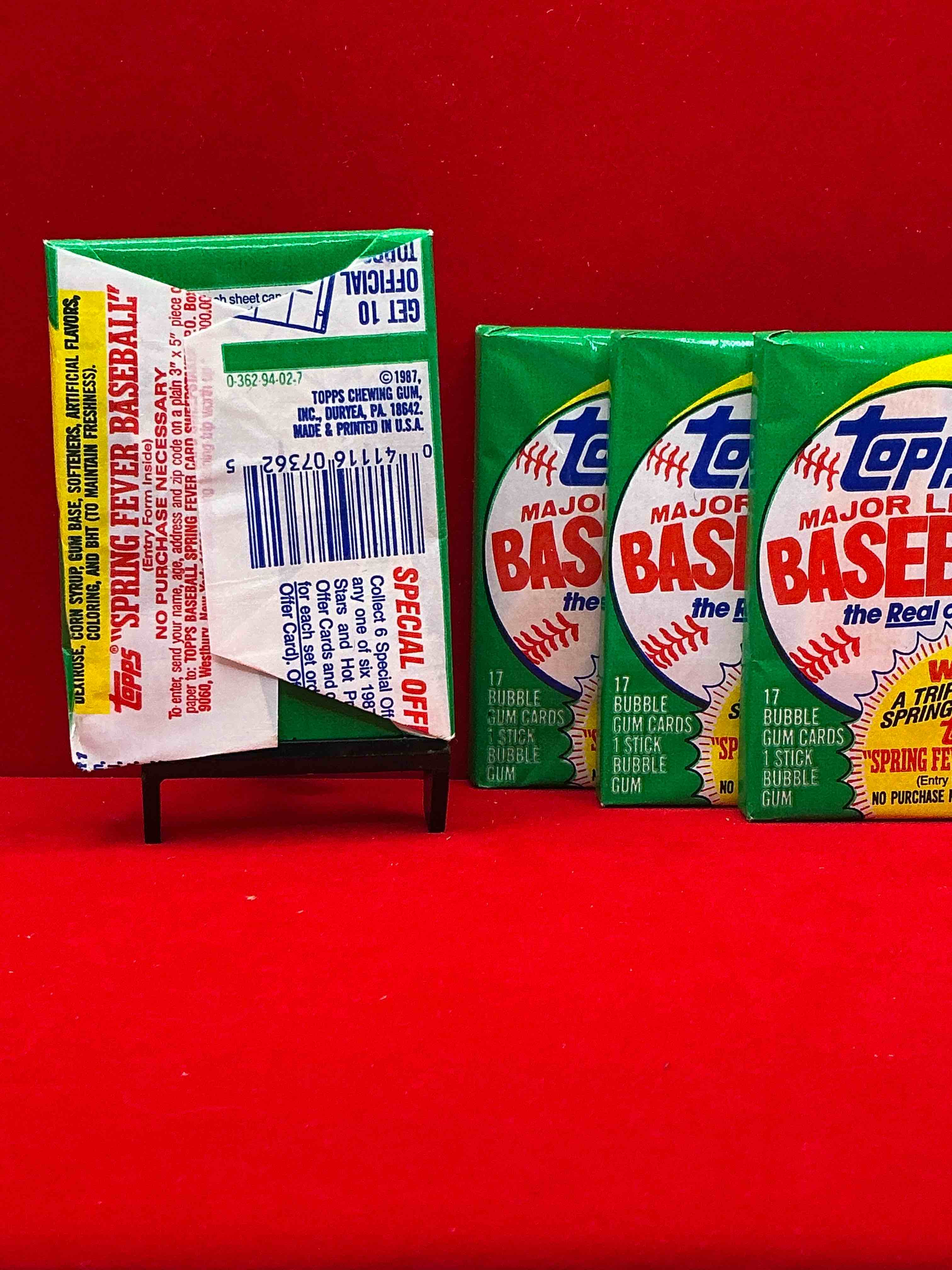 Condition photo showing New/Like New for loaded! 1987 topps baseball unopened sports card collectible wax pack, direct from original retail case! 1987 topps baseball is a loaded year with rookie cards from barry bonds (psa 10 $300+), bo jackson, jose canseco & more! excellent condition!