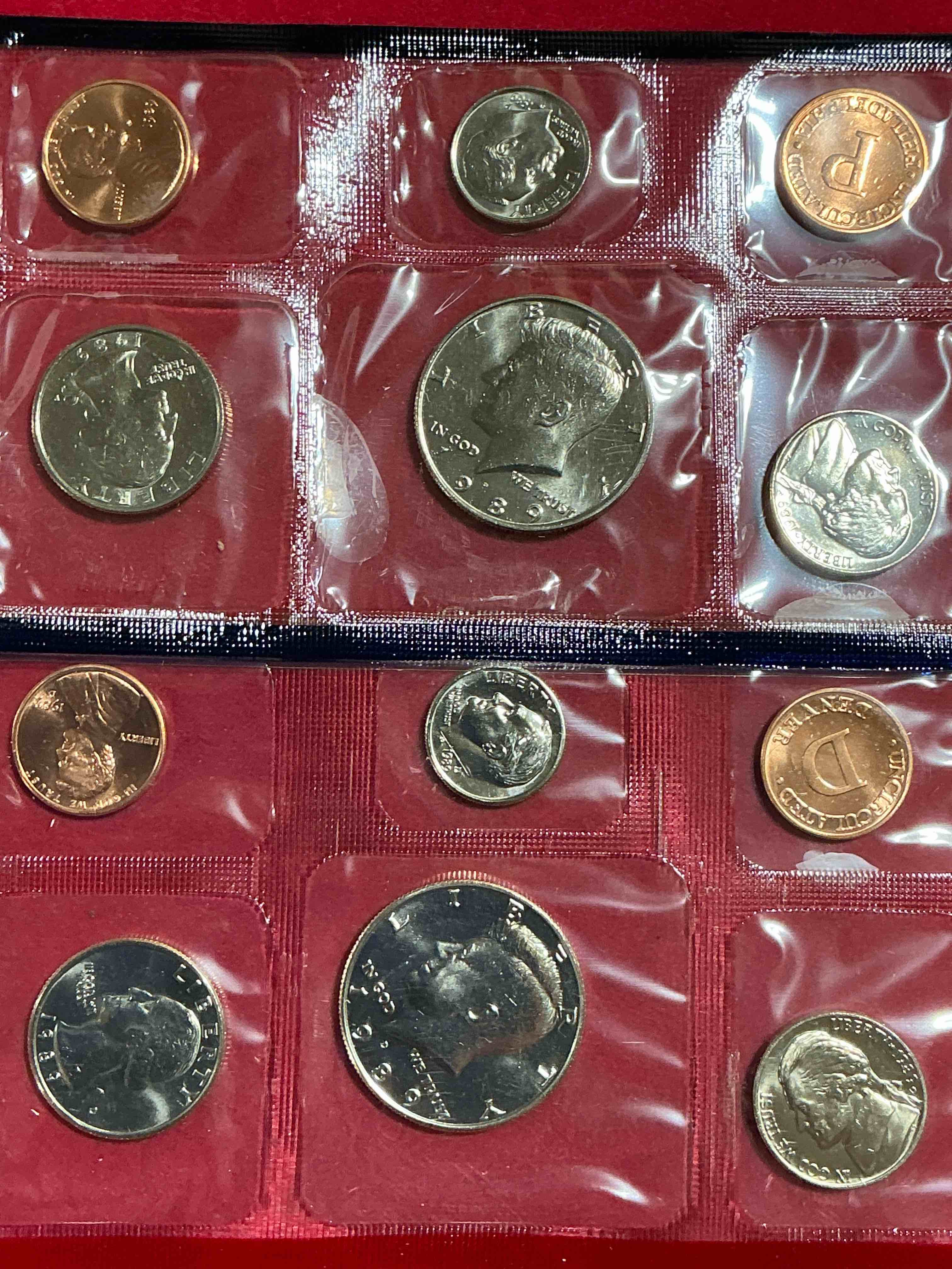 1989 uncirculated u.s. mint coins! attention all swifties out there! what a great year! these gorgeous coins from the mint set features each u.s. coins minted in 1989 in uncirculated condition, from each mint mark, philly & denver! from the u.s. treasury in 1989! own an awesome investment & incredible piece of u.s. history! also makes for an awesome gift!