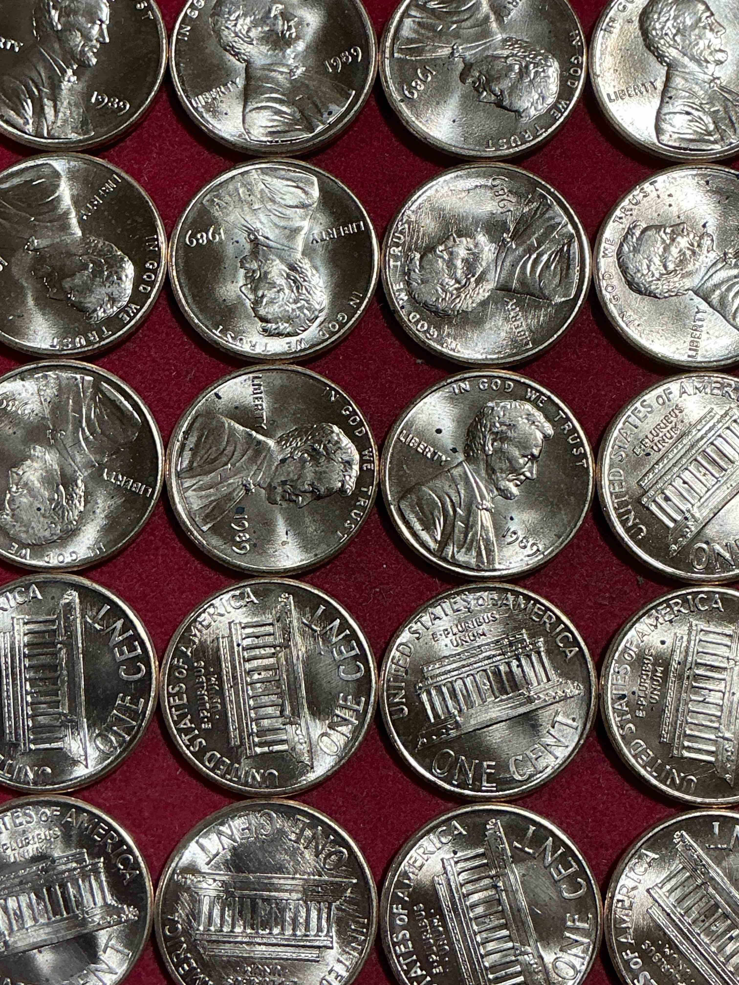 1989 uncirculated u.s. mint coins! attention all swifties out there! what a great year! these gorgeous coins from the mint set features each u.s. coins minted in 1989 in uncirculated condition, from each mint mark, philly & denver! from the u.s. treasury in 1989! own an awesome investment & incredible piece of u.s. history! also makes for an awesome gift!