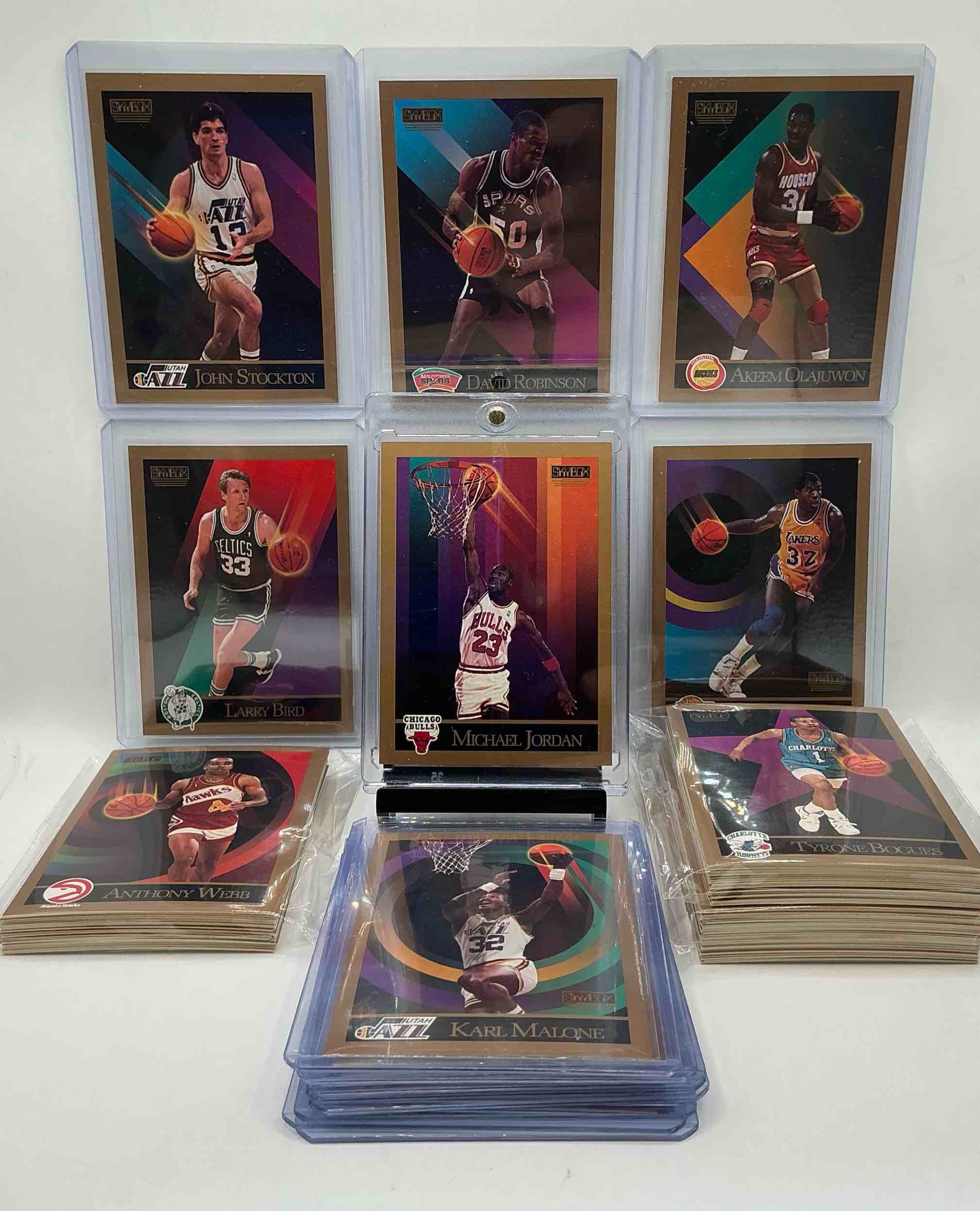 michael jordan! 1990 skybox 100 card basketball! all the best cards from the year! michael jordan, magic johnson, larry bird, scottie pippen, david robinson, charles barkley, karl malone, clyde drexler & more! all stars, hall of famers, champions & more, the perfect mix of miscellaneous '90 nba variety!