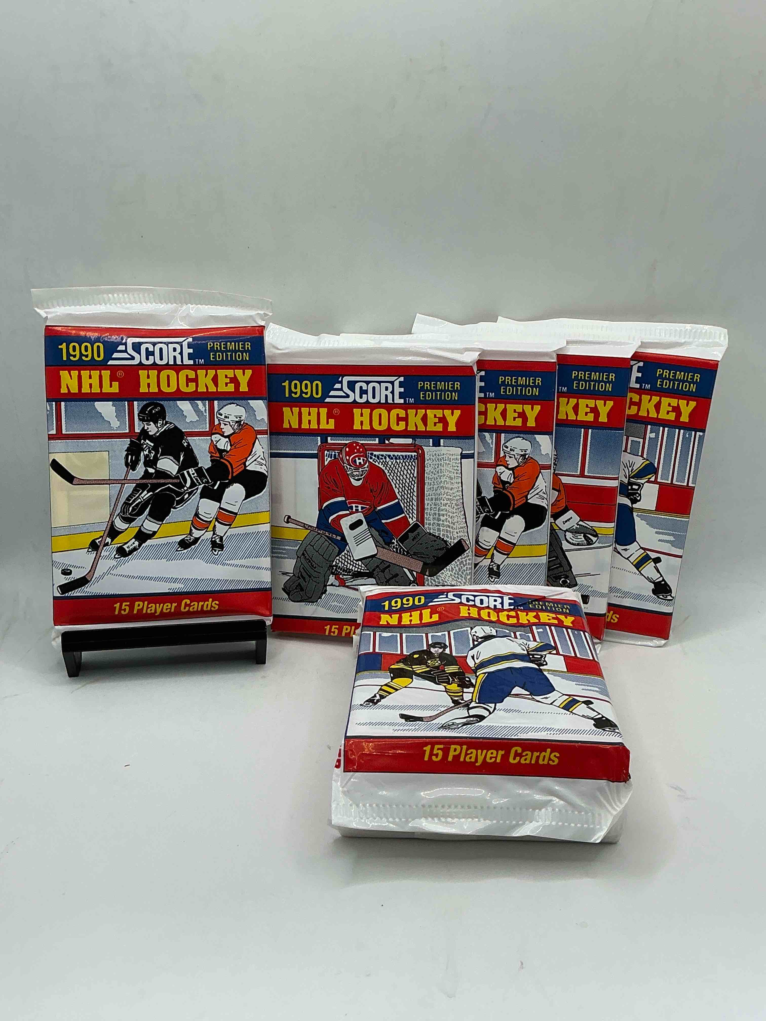 beautiful & rare! wayne gretzky!? 1990 score hockey unopened packs! look for key rookies & wayne gretzky cards in these amazing packs! straight from box & rare!