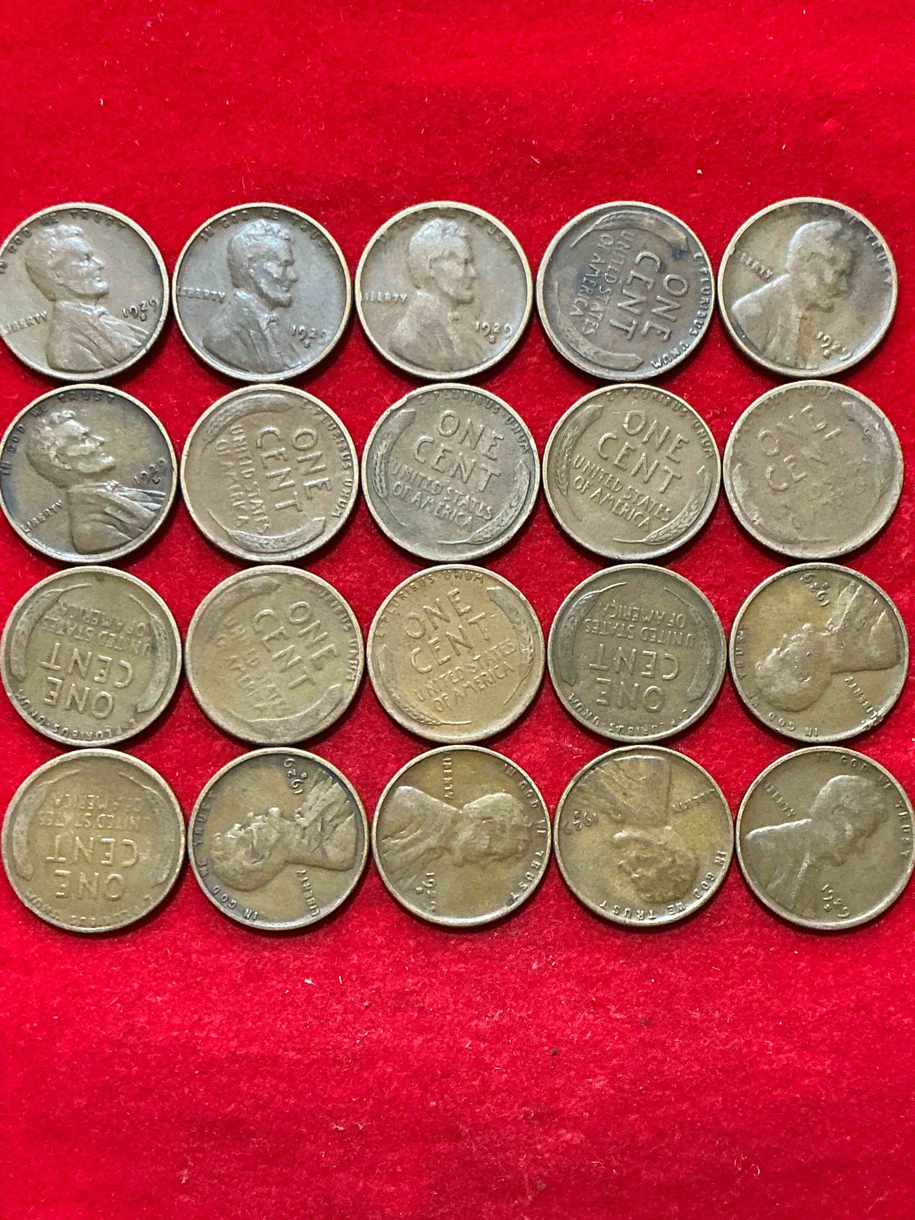 1929, a year of infamy! 1929 is the year the roaring 1920’s came to an end with the devastating stock market crash of october 1929 that led to the great depression. own pieces of this era with these genuine 1929 wheat pennies in nice condition!