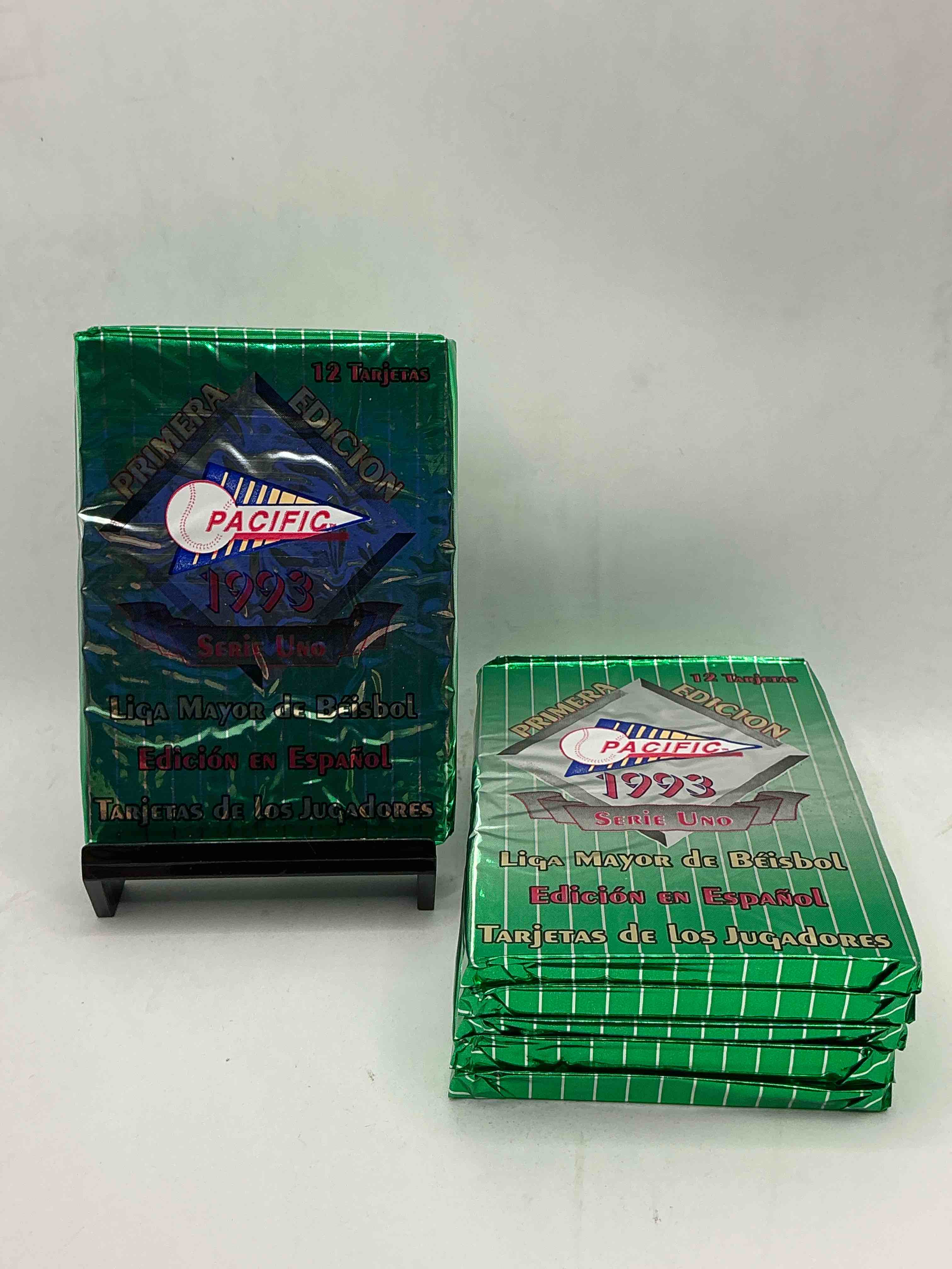 pacific 1993 spanish edition football! primera edicion, liga mayor de beisbol! mlb cards packs! 12 cards per pack!