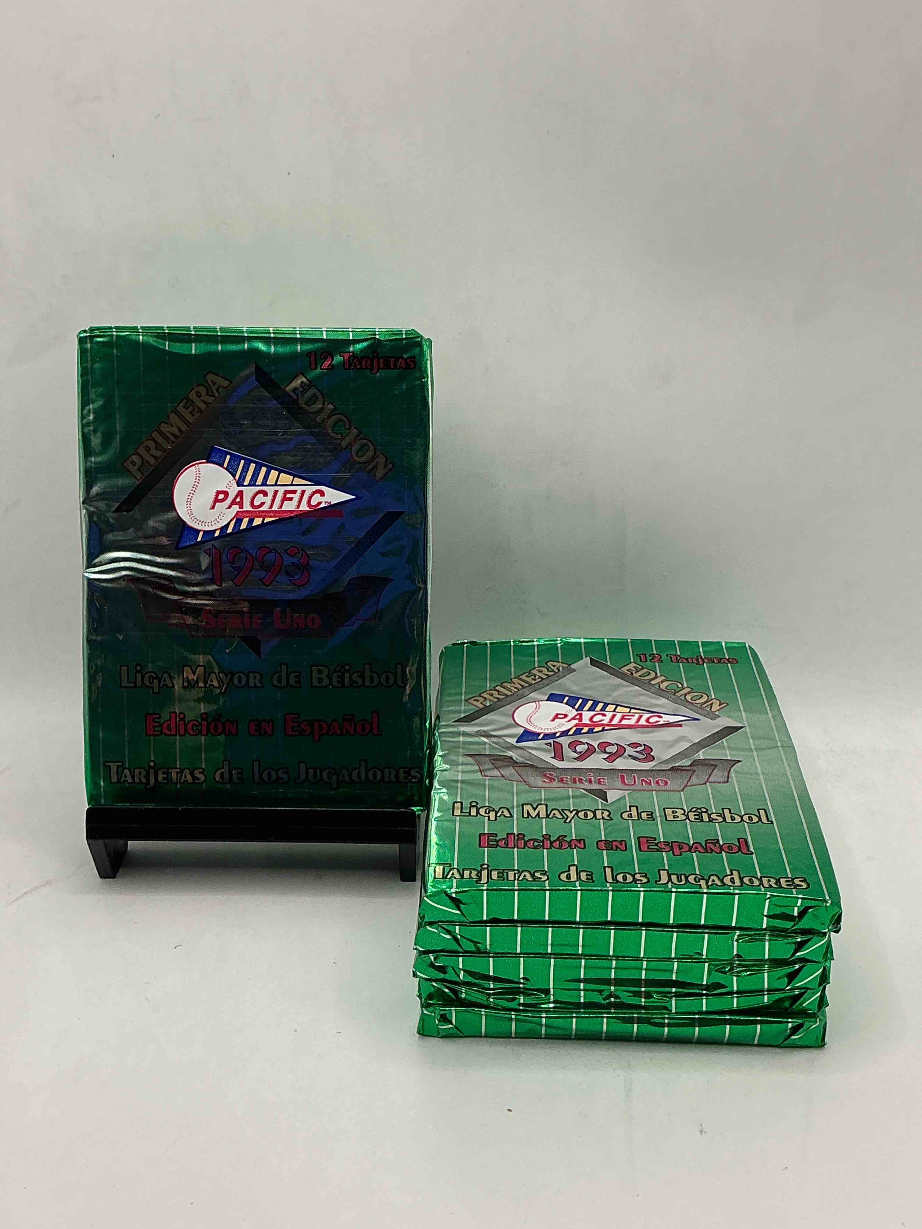 pacific 1993 spanish edition football! primera edicion, liga mayor de beisbol! mlb cards packs! 12 cards per pack!