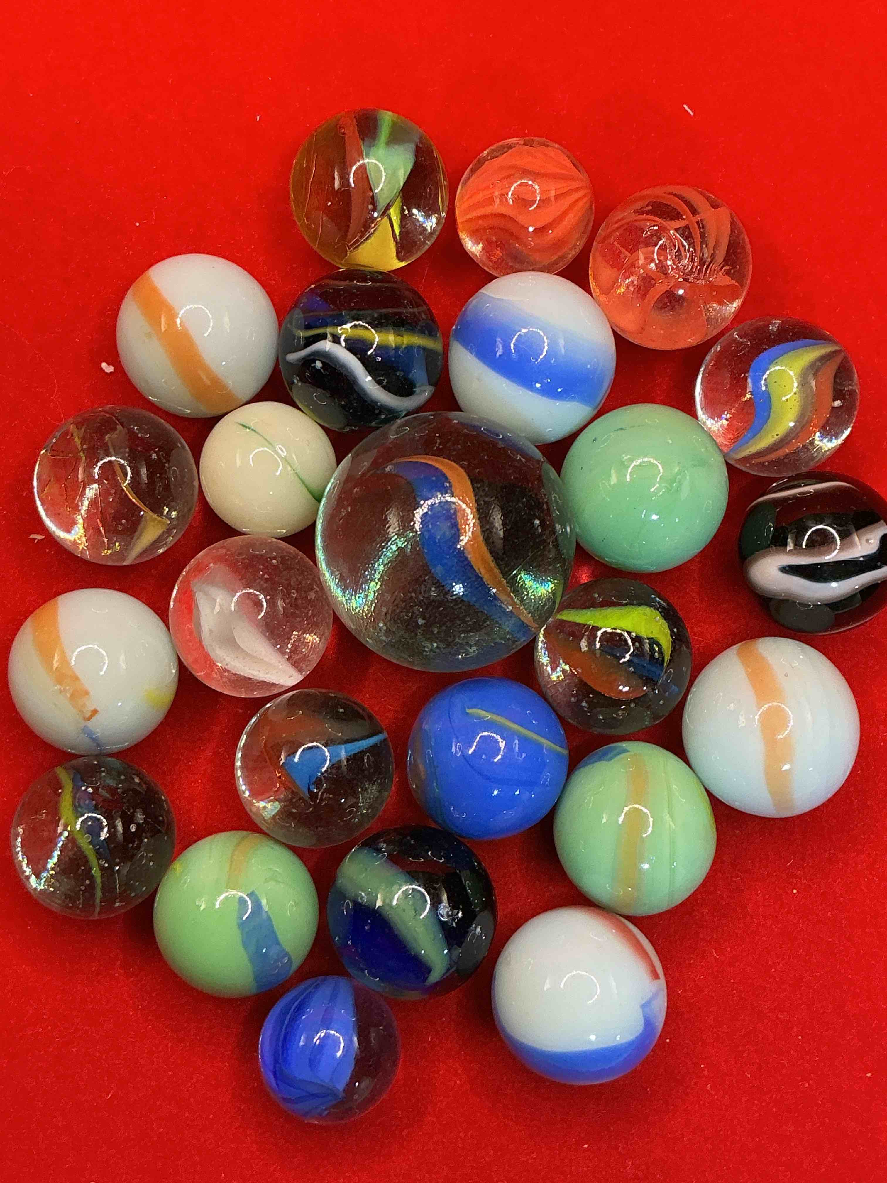 Condition photo showing Good Condition for antique glass marbles! genuine stunning marbles lot, some marbles made between the years 1925-1965 & some may be made with uranium! some may are great depression era & even earlier! gorgeous, authentic pieces of history!  