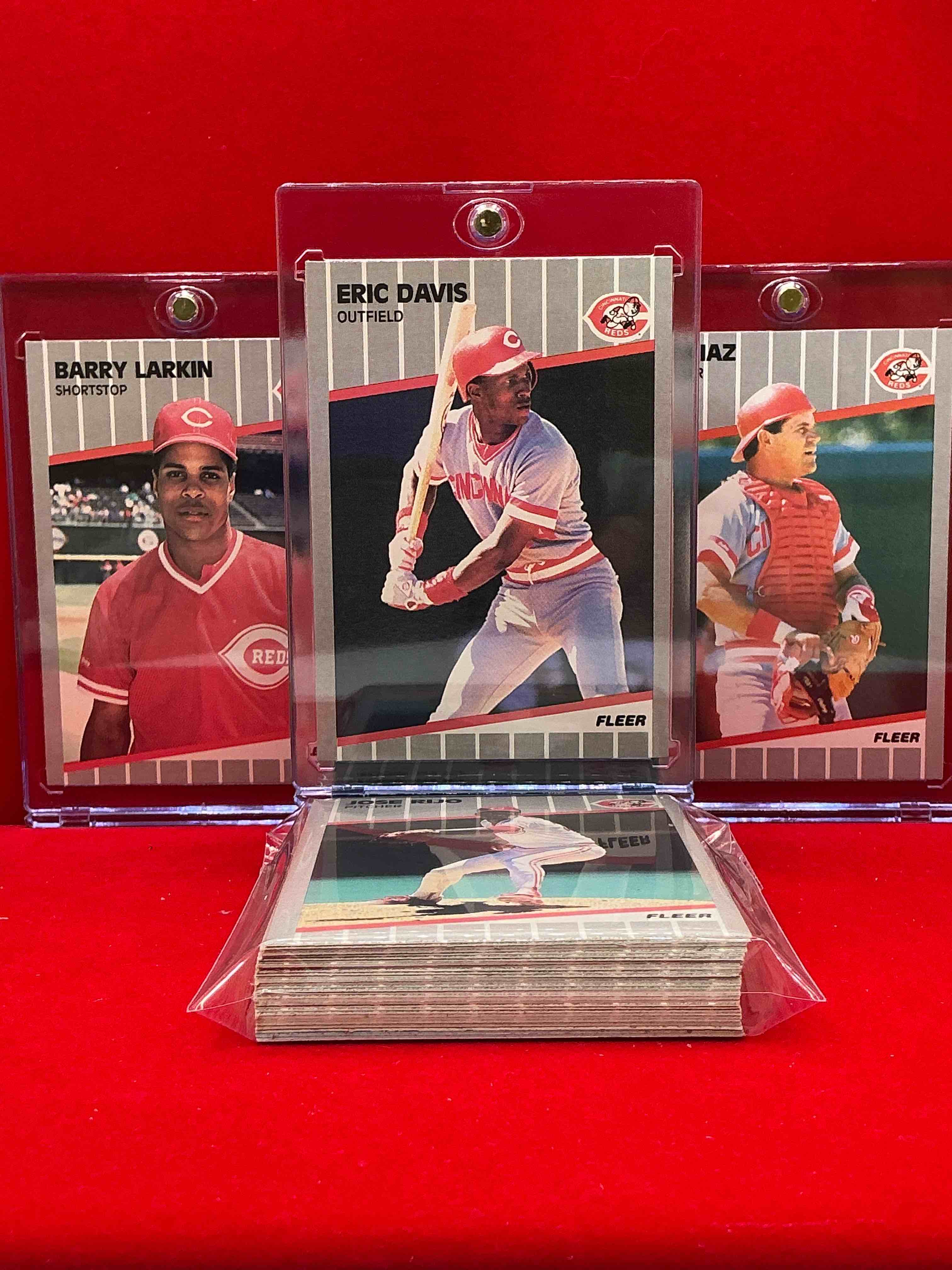 eric davis! barry larkin! 1989 fleer reds team set! 33 card reds set! barry larkin, kal daniels & more! reds fans rejoice!