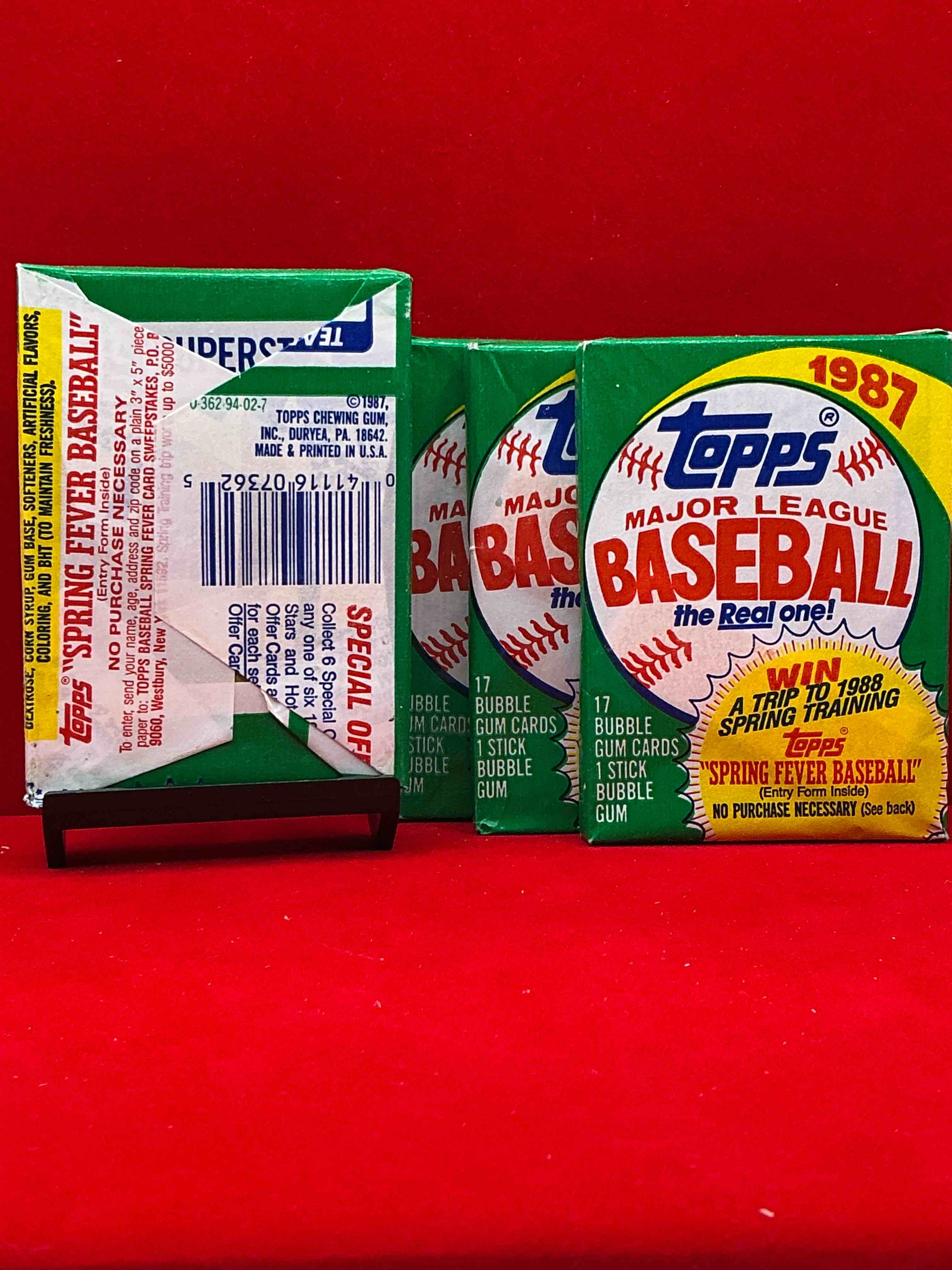 Condition photo showing New/Like New for loaded! 1987 topps baseball unopened sports card collectible wax pack, direct from original retail case! 1987 topps baseball is a loaded year with rookie cards from barry bonds (psa 10 $300+), bo jackson, jose canseco & more! excellent condition!