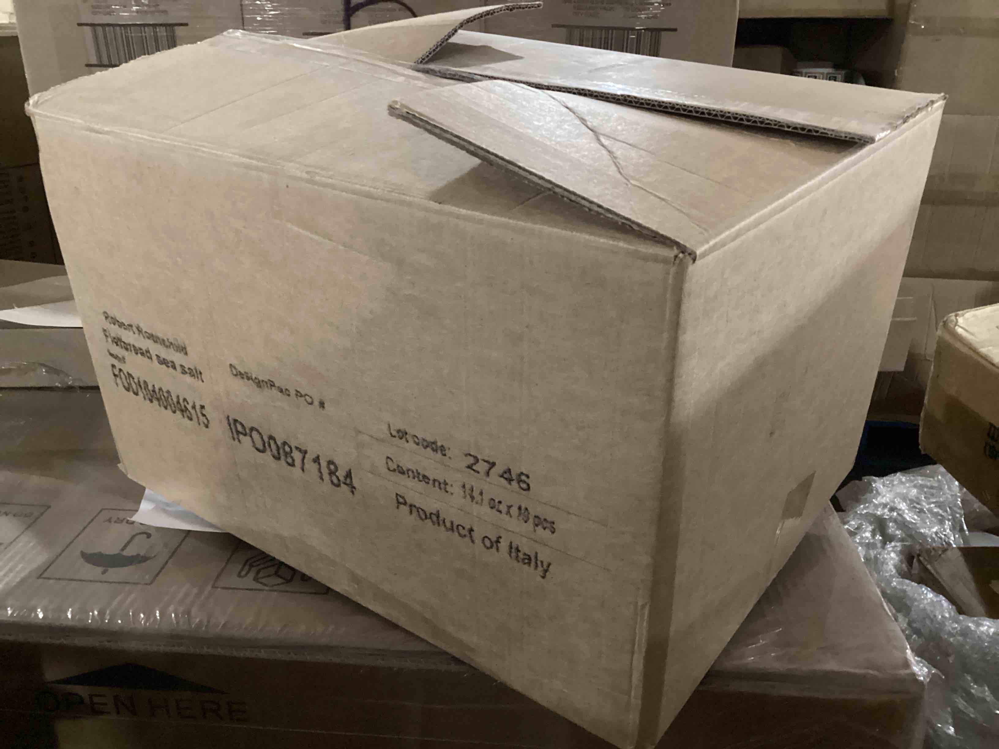 Condition photo showing New/Like New for case of 10 robert rothschild sea salt flatbread 14.1oz (01-25)