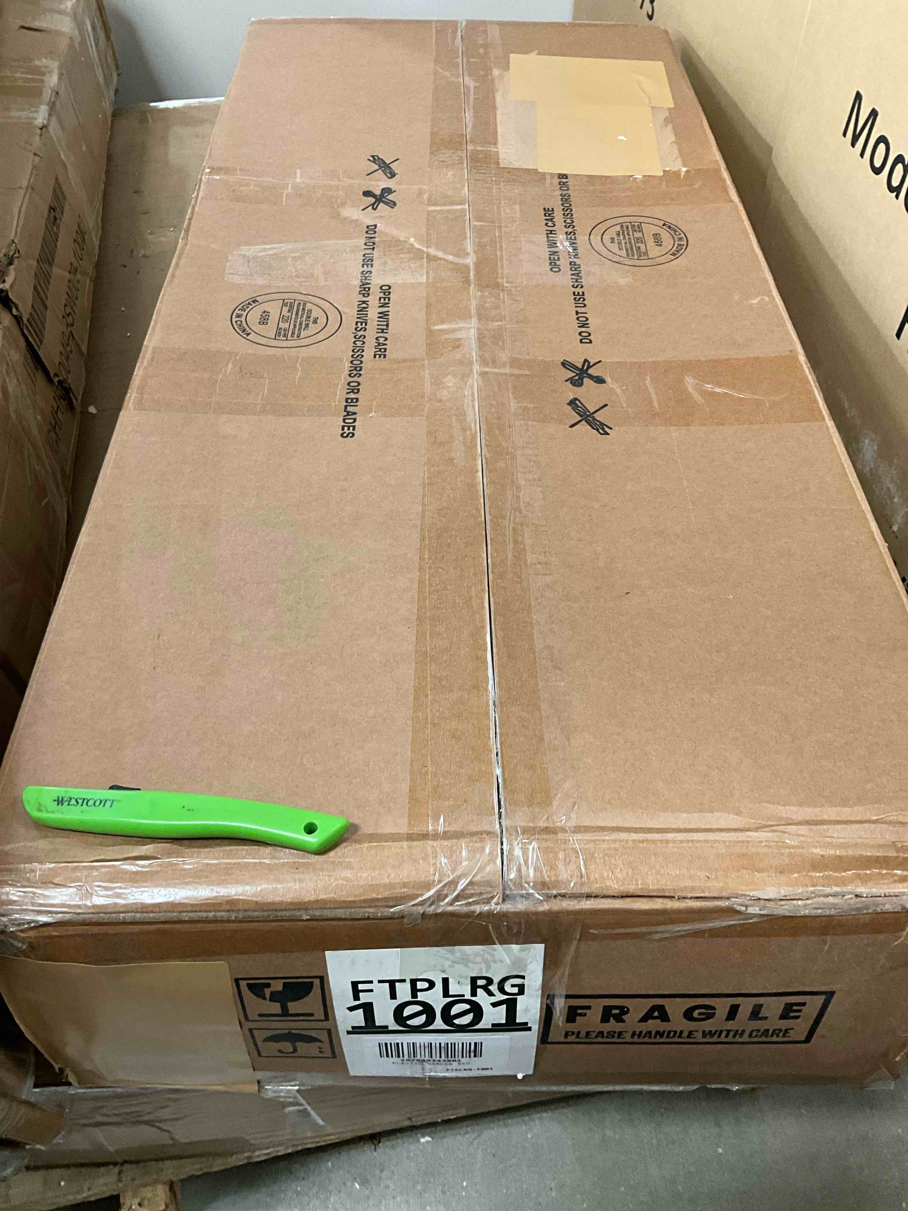 https://s3.amazonaws.com/lotting-images-prod/bidfta/TEA5056155_1779720951573.jpeg
