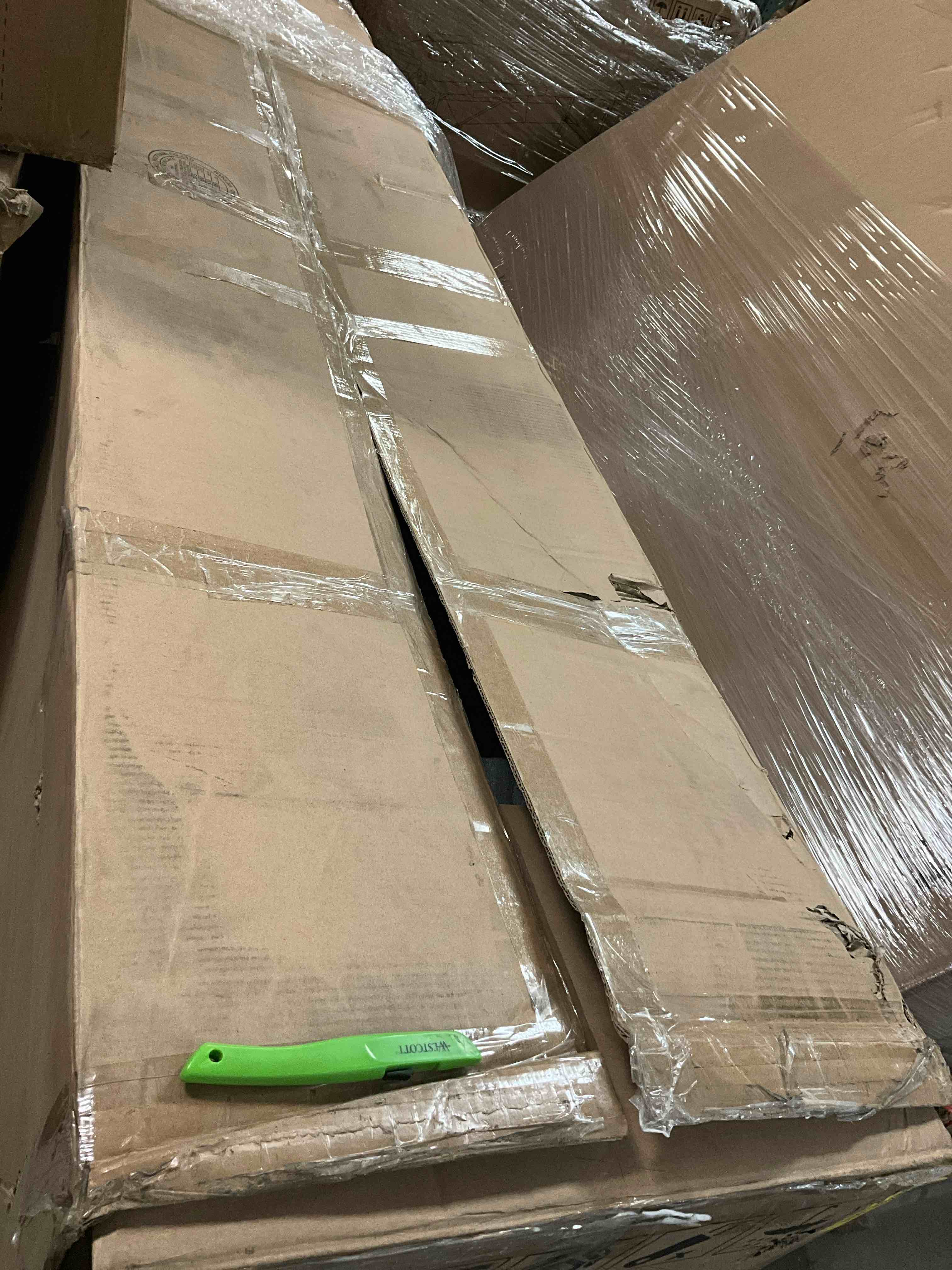 https://s3.amazonaws.com/lotting-images-prod/bidfta/TEA5056457_1779814338762.jpeg
