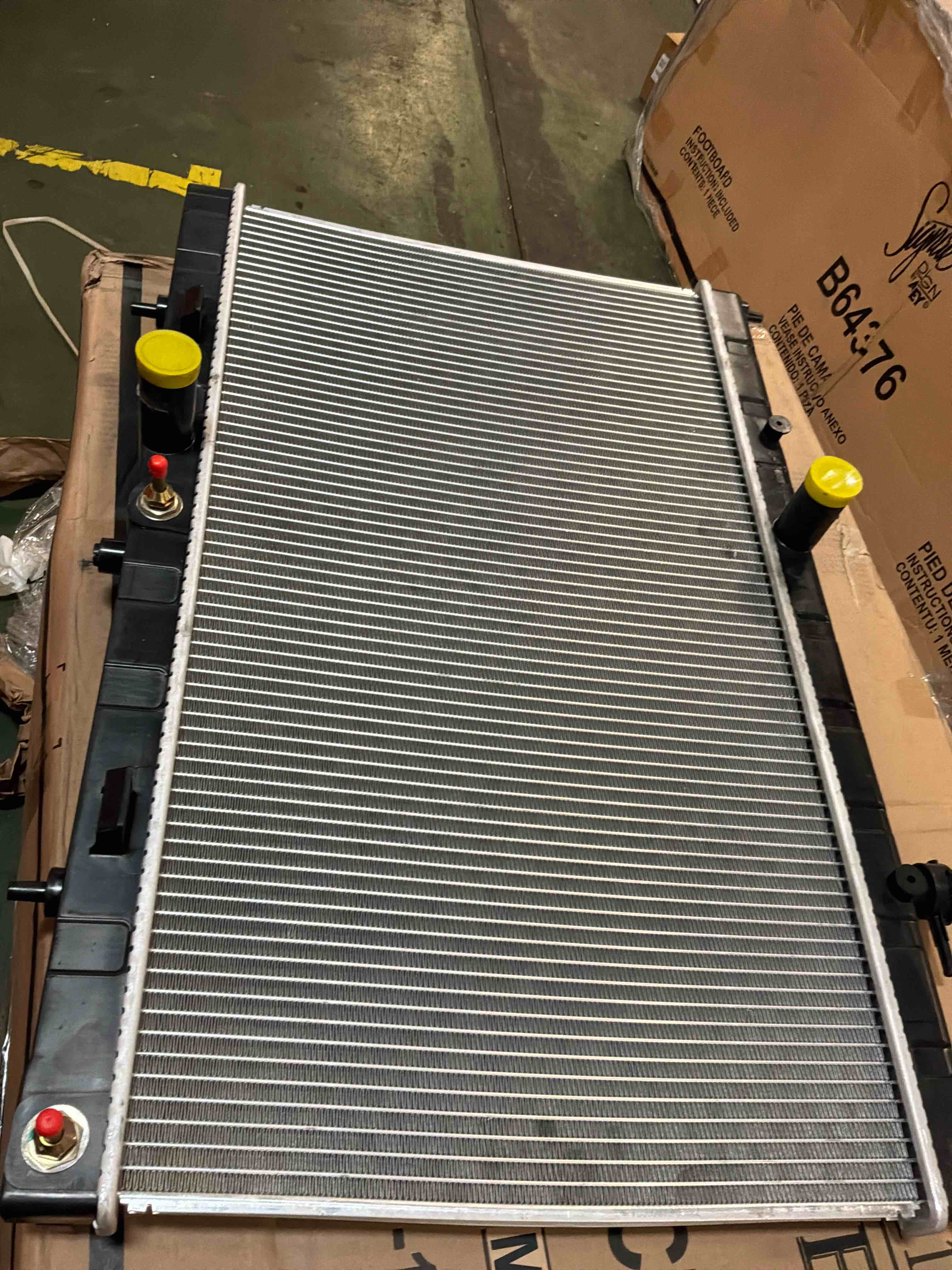 Condition photo showing Good Condition for radiator aluminum core radiator compatible with 2007-18 nissan altima 2.5l 3.5l / 2009-19 maxima 3.5l v6 automotive cooling radiator
