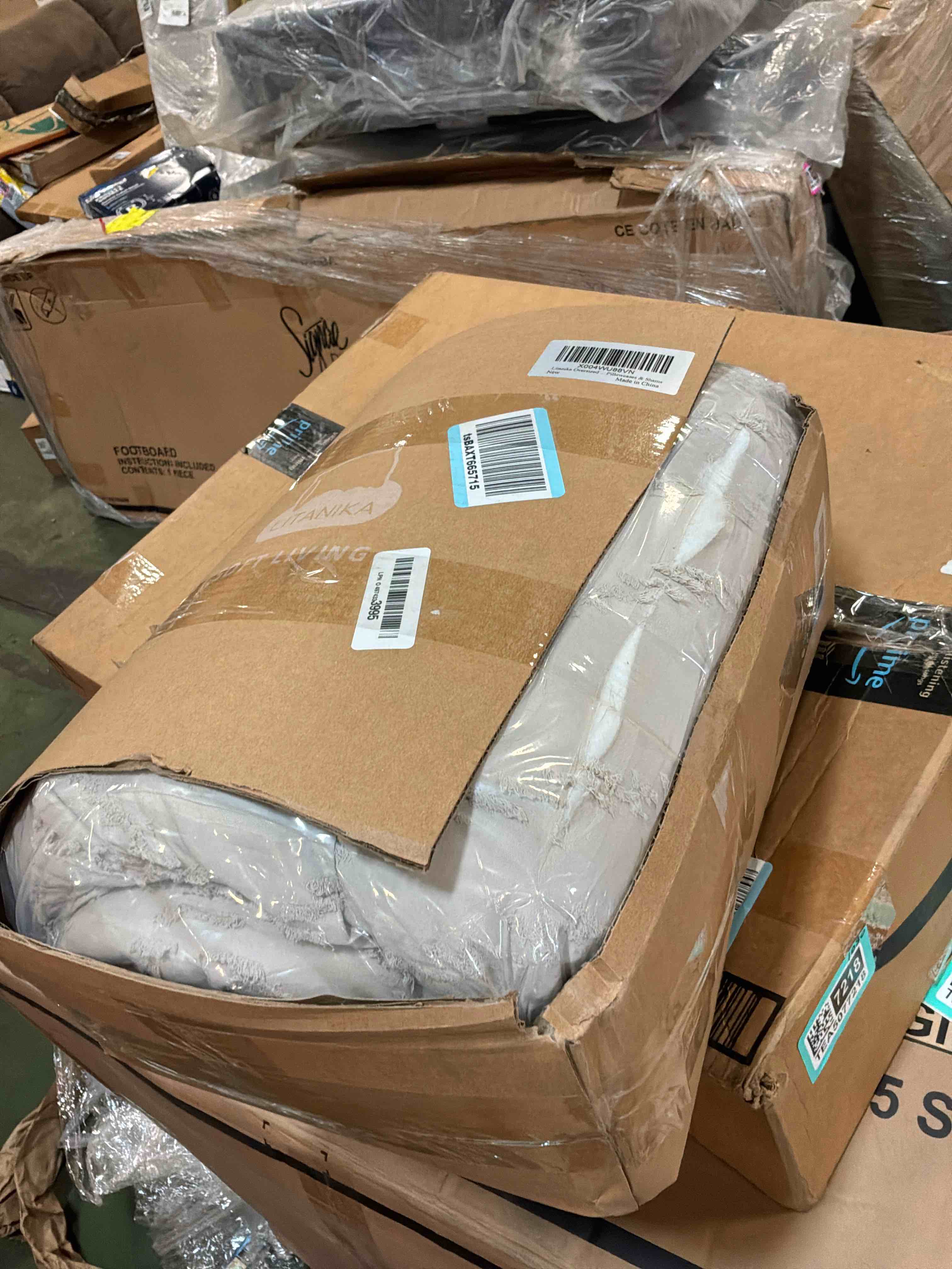 Condition photo showing Good Condition for litanika oversized king size comforter set with sheets oatmeal - 7 pieces bed in a bag oversized king boho tufted complete bedding sets with comforter, sheets, pillowcases & shams oatmeal oversized king (120"x98")