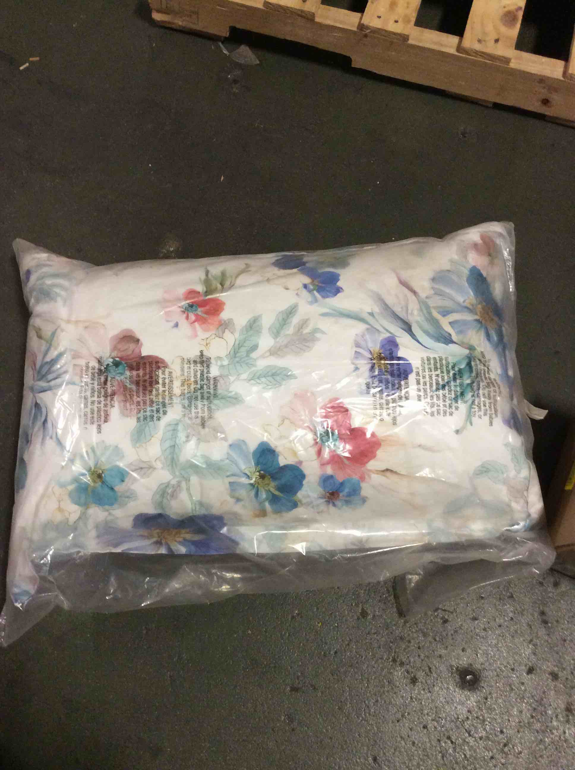 https://s3.amazonaws.com/lotting-images-prod/bidfta/TEA5086106_1777319923609.jpeg