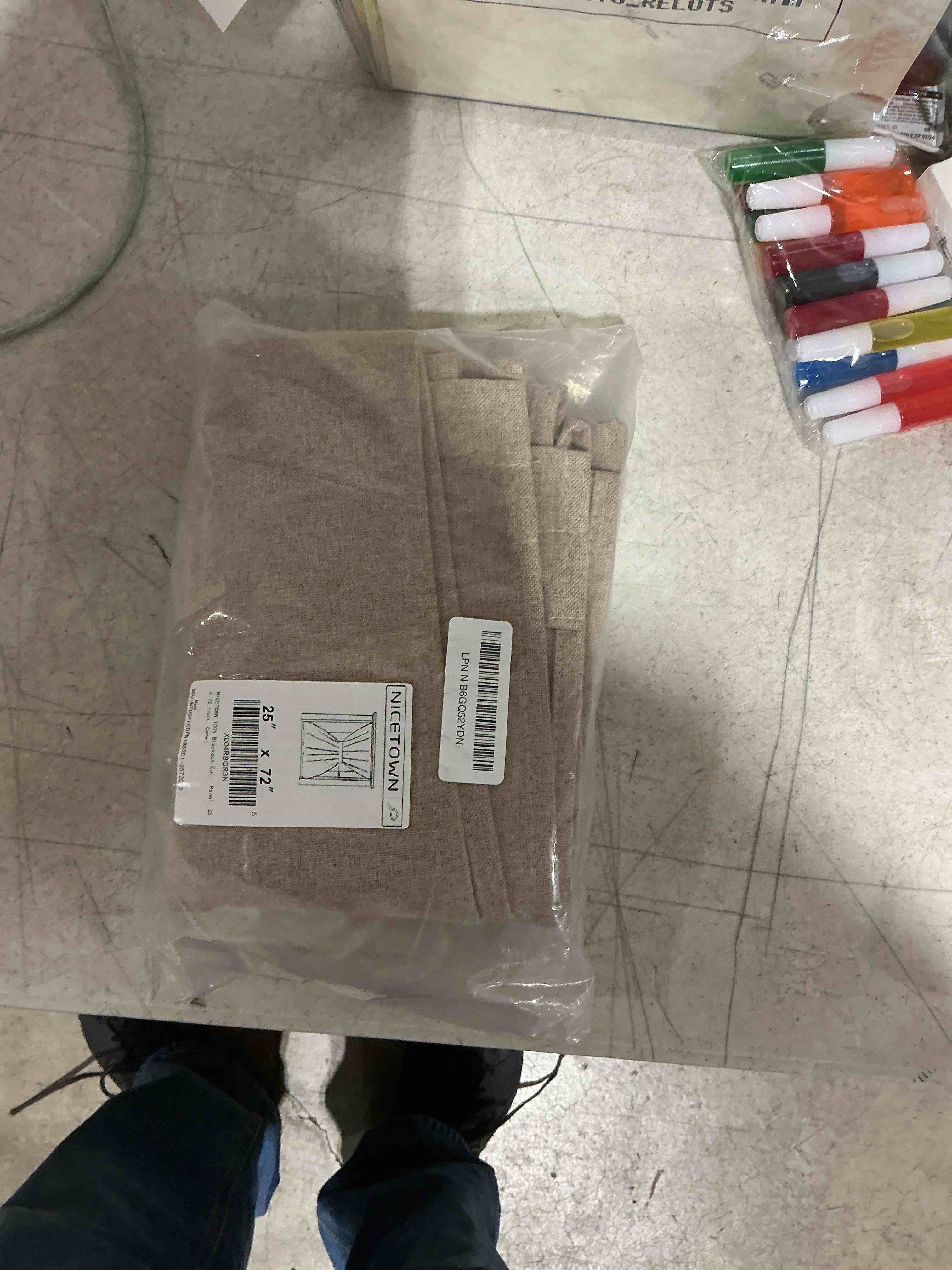 Condition photo showing Good Condition for nice town curtains