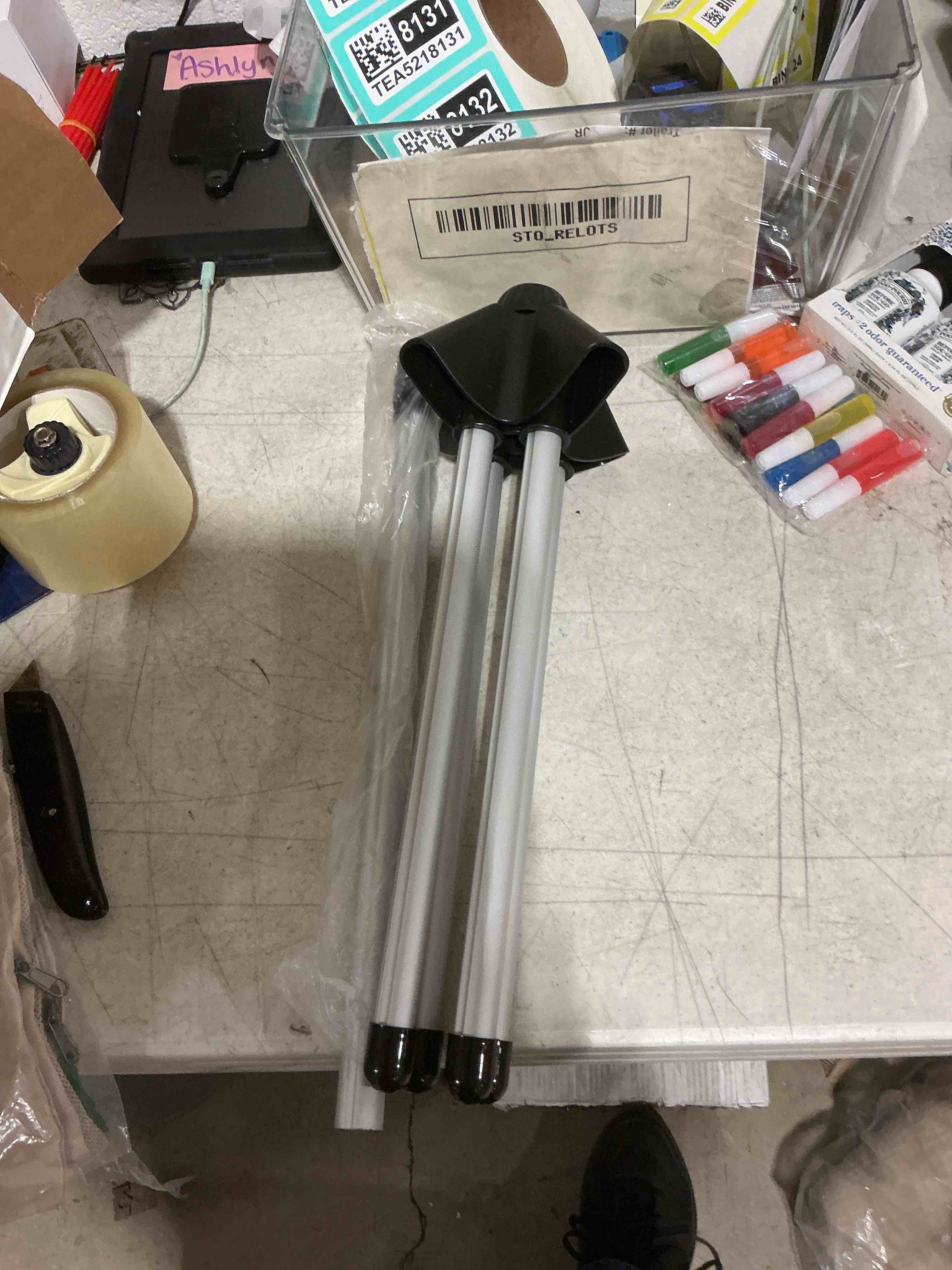 Condition photo showing Good Condition for tripod stand