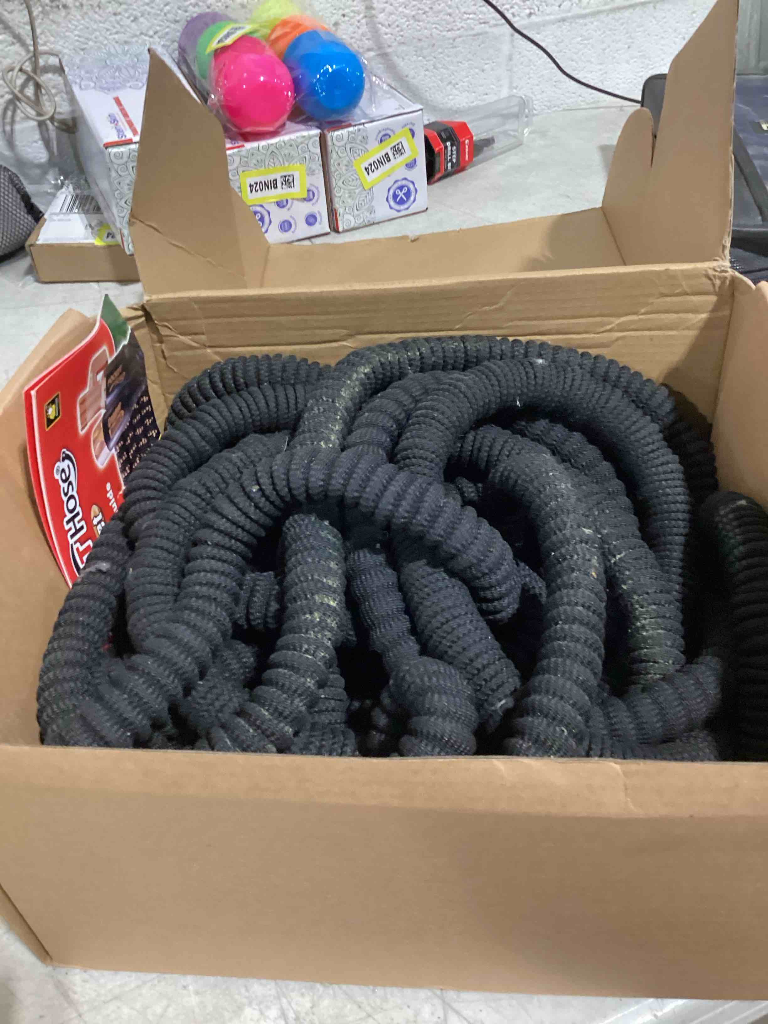 Condition photo showing Good Condition for pocket hose 100 ft copper bullet expandable garden hose w/10 pattern thumb spray nozzle as seen on tv 650psi 3/4 in patented lead-free ultra-lightweight solid copper anodized aluminum